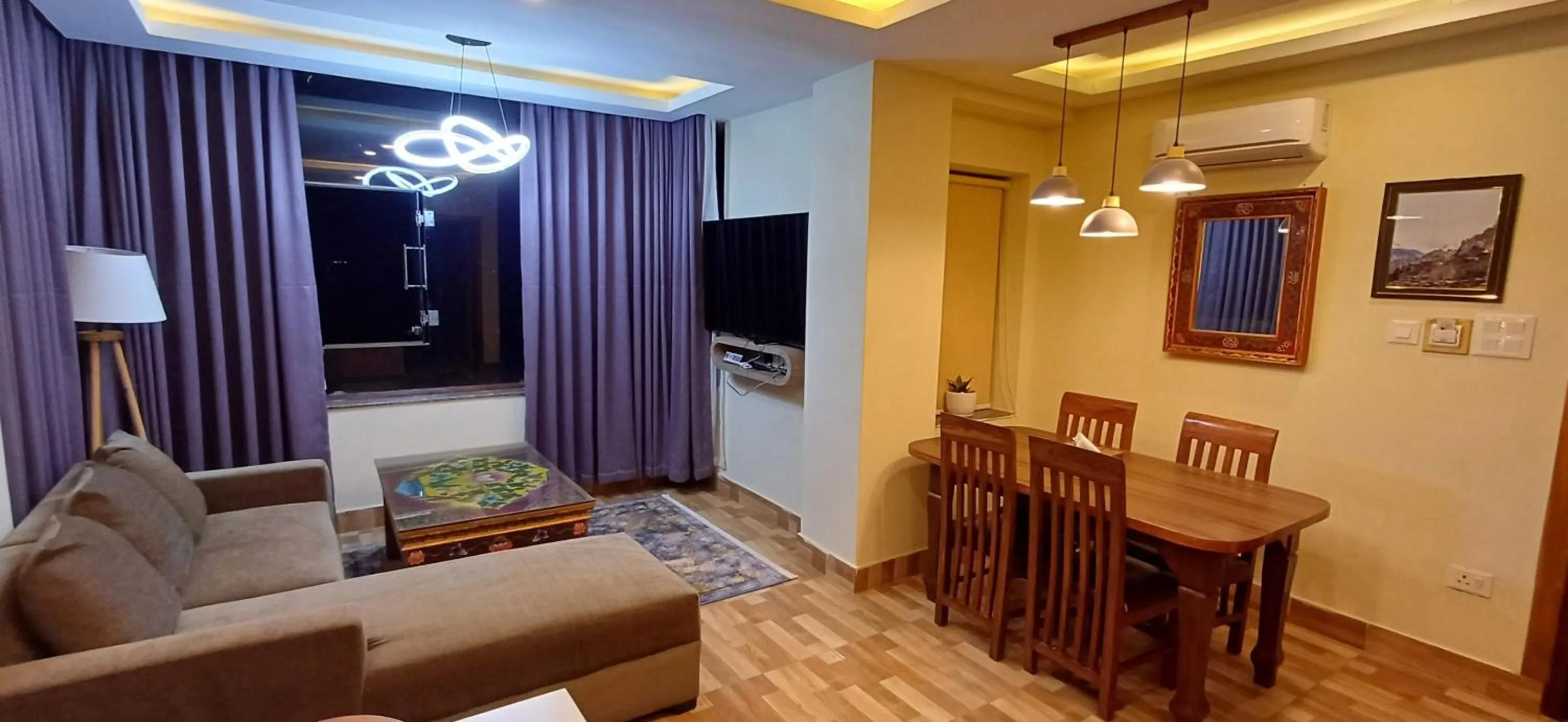 TV and multimedia in Hotel Yakroo Manang