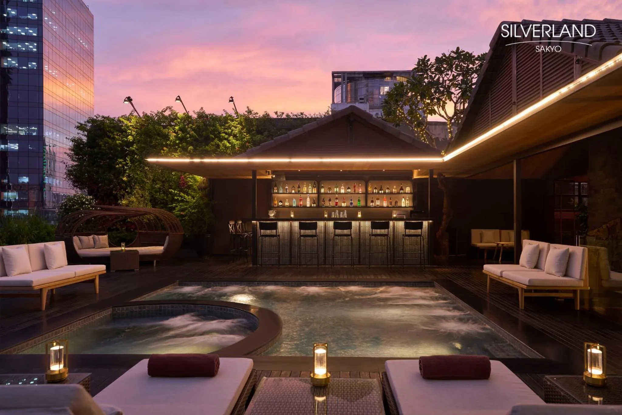 Night in Silverland Sakyo Hotel