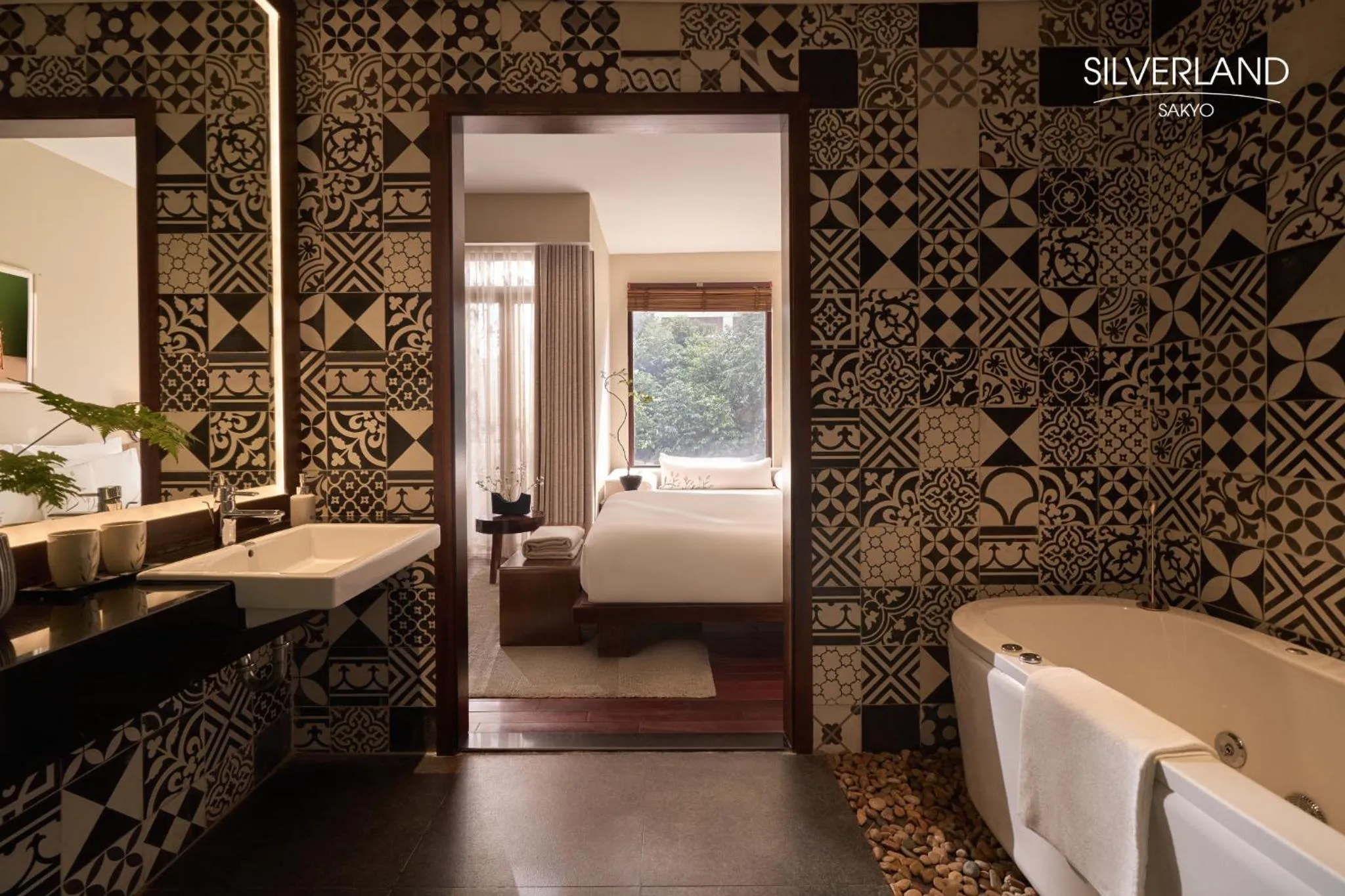 Photo of the whole room, Bed in Silverland Sakyo Hotel