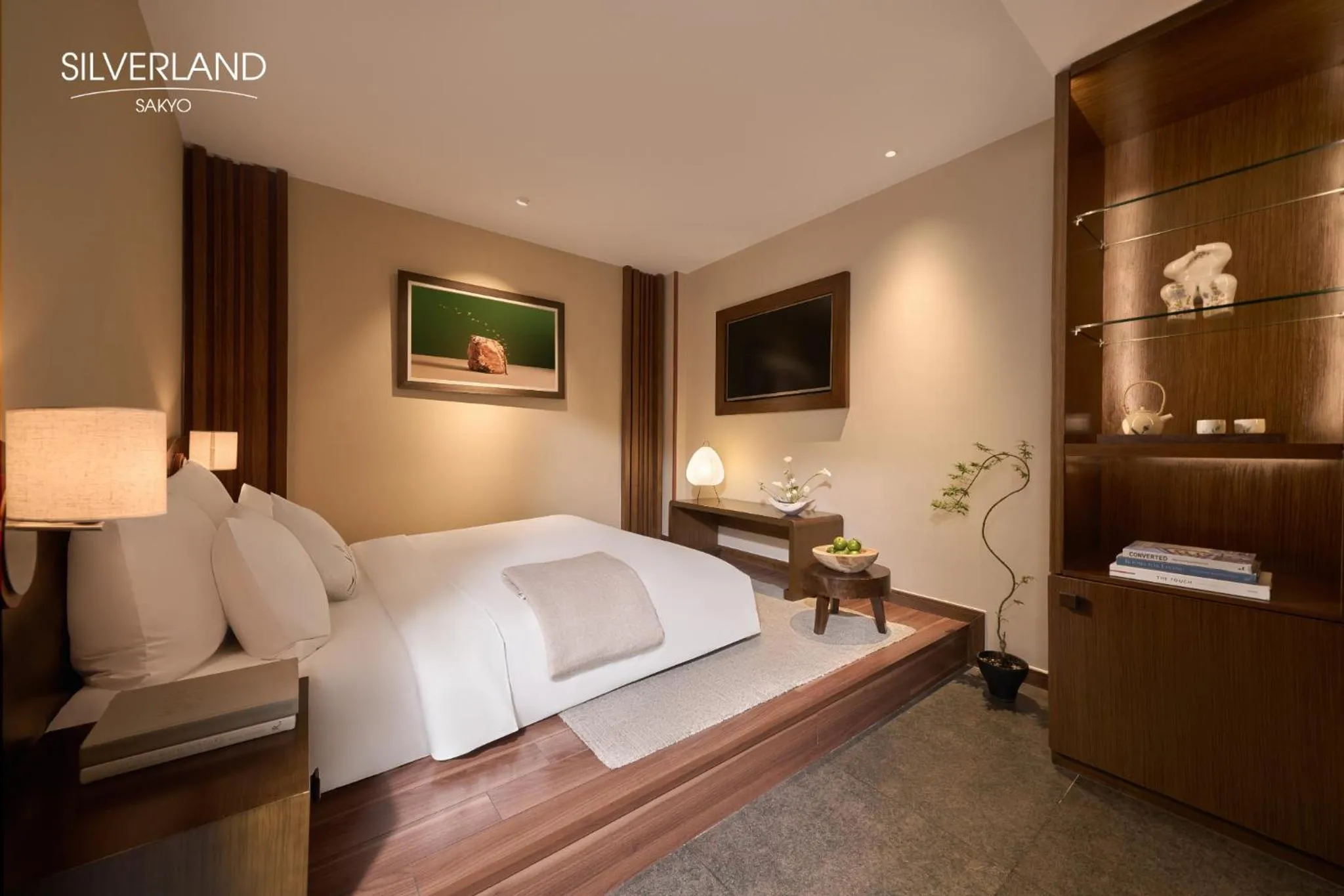 Bedroom, Bed in Silverland Sakyo Hotel