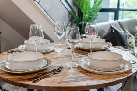 The Pastel I Closest Available Airbnb To Stampede