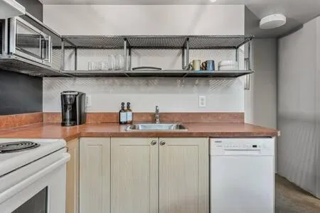 The Pastel I Closest Available Airbnb To Stampede