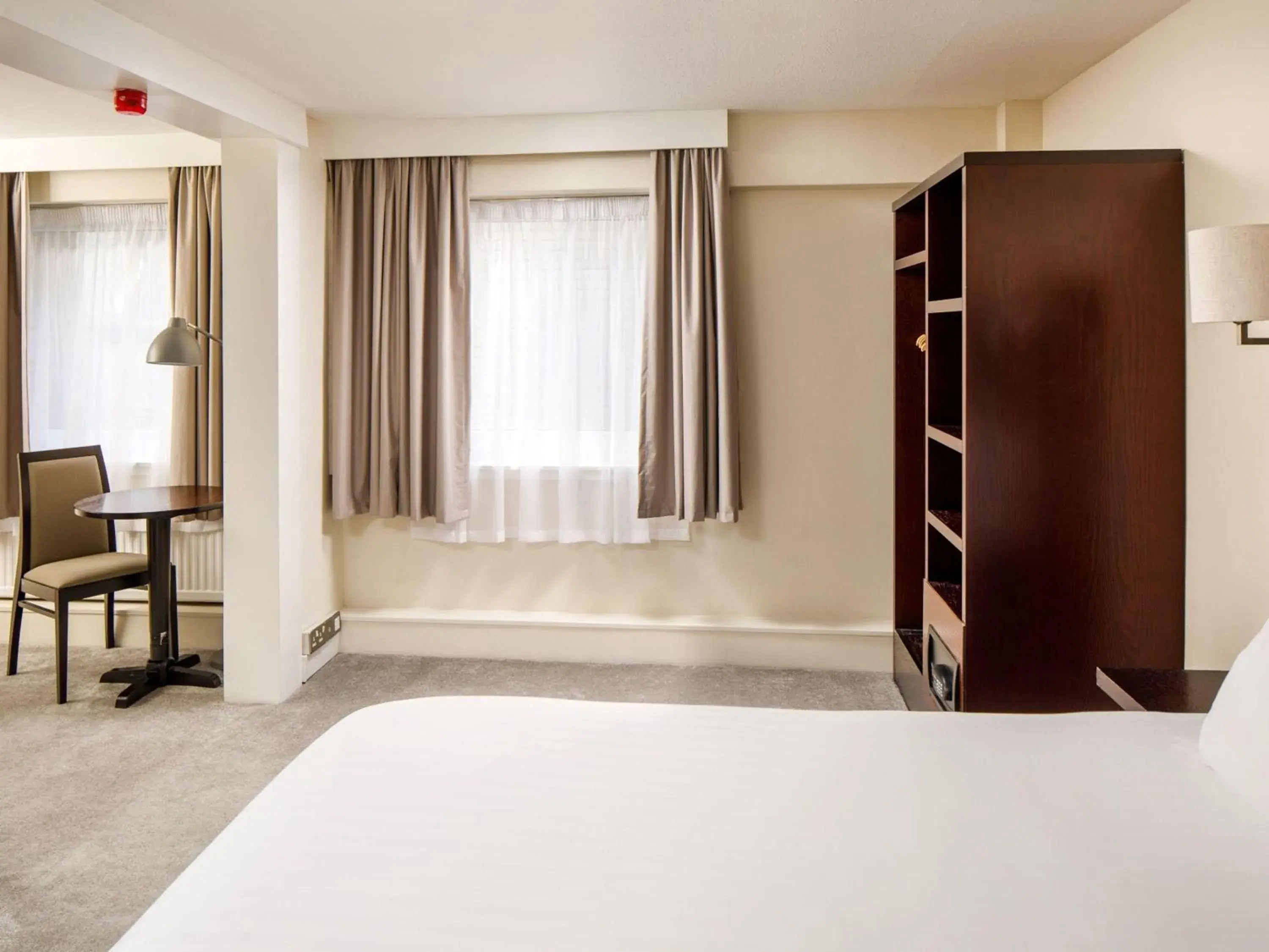 Bedroom, Bed in Mercure Glasgow City Hotel Bedroom, Bed in Mercure Glasgow City Hotel