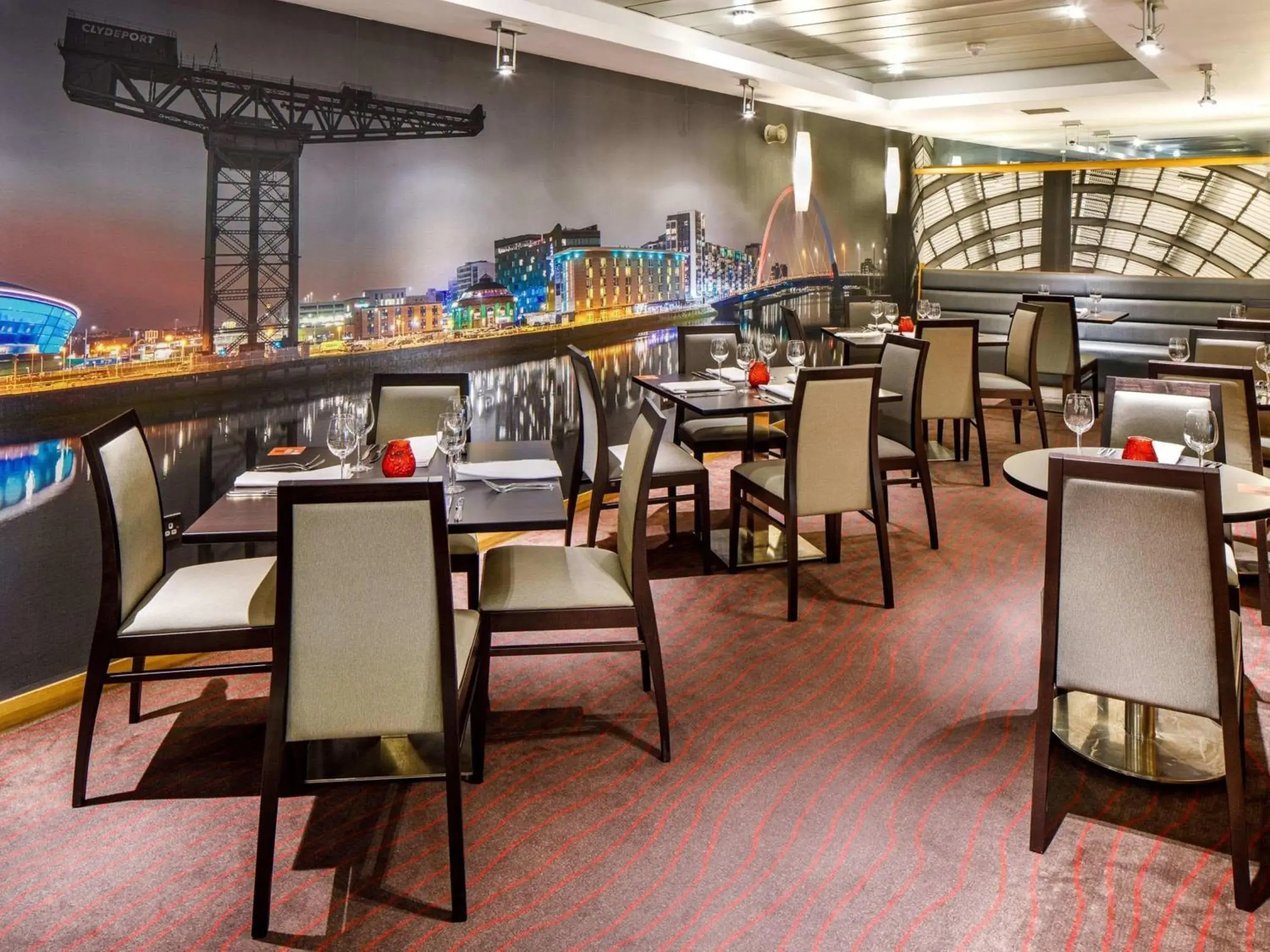 Property building in Mercure Glasgow City Hotel Property building in Mercure Glasgow City Hotel