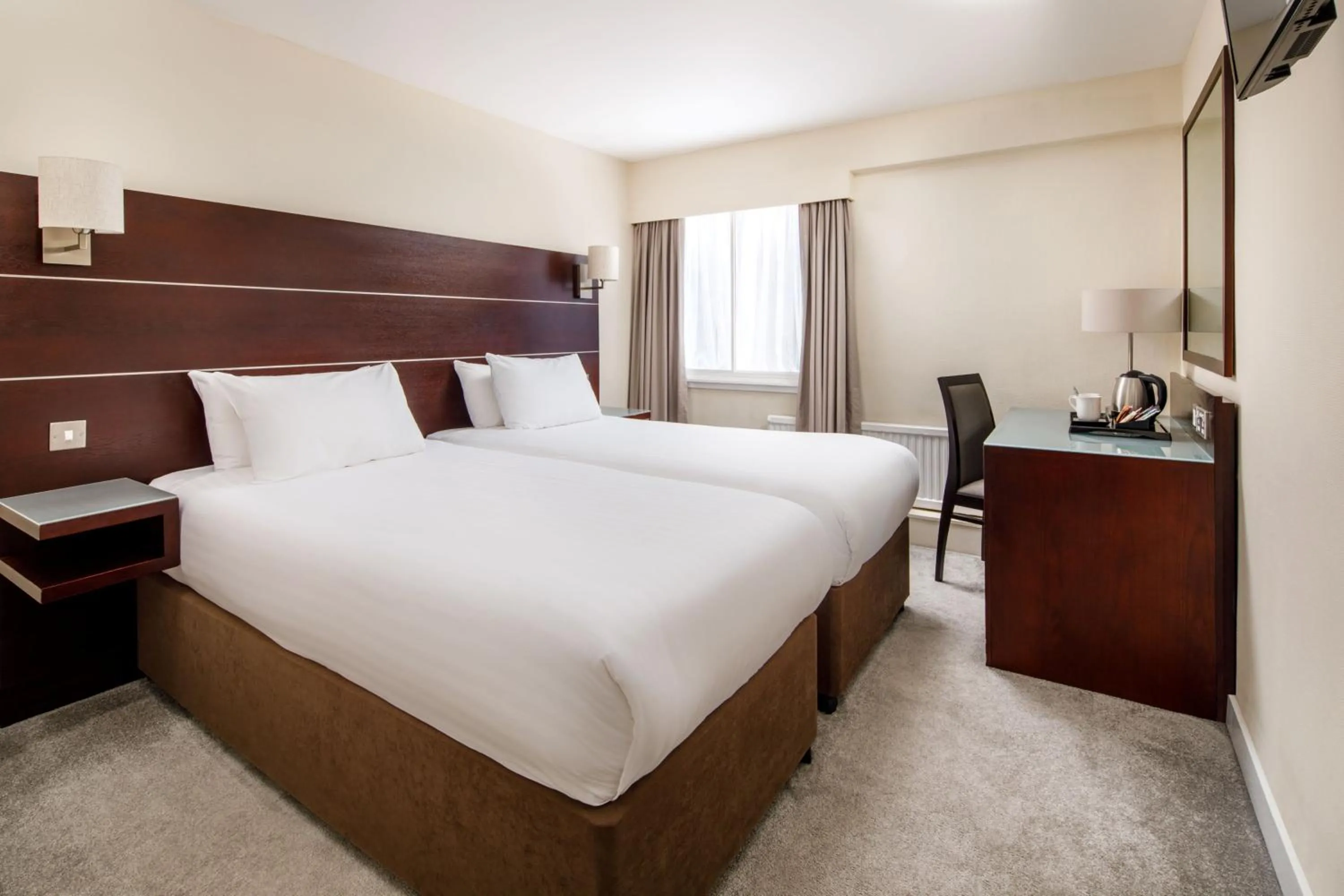 Bed in Mercure Glasgow City Hotel