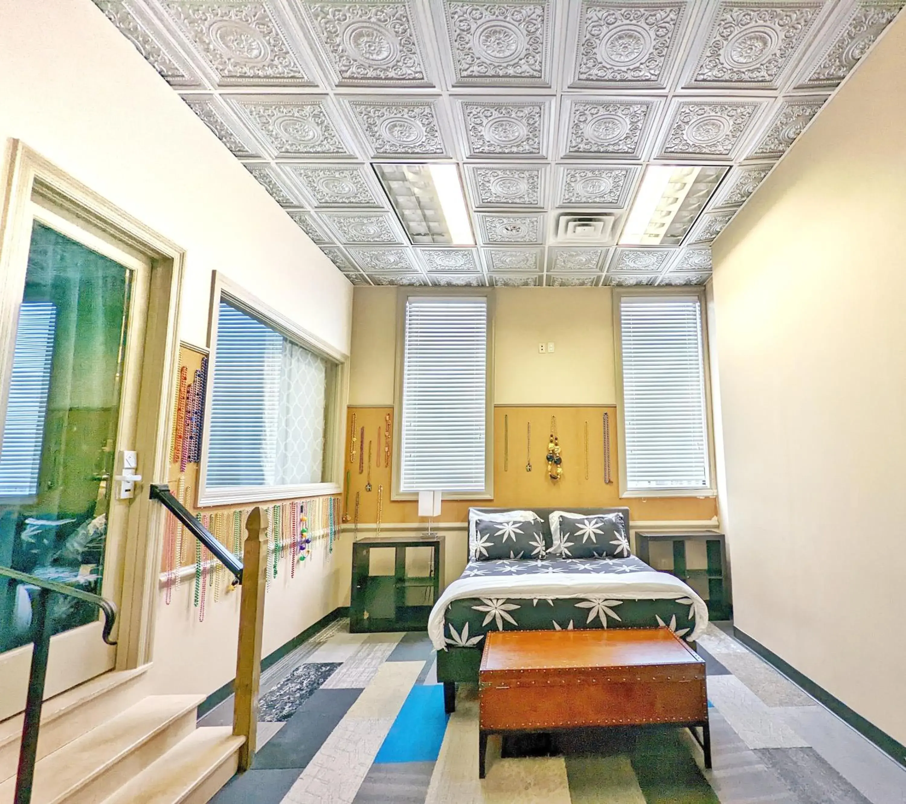 Deluxe Queen Room in City House New Orleans Samesun Deluxe Queen Room in City House New Orleans Samesun