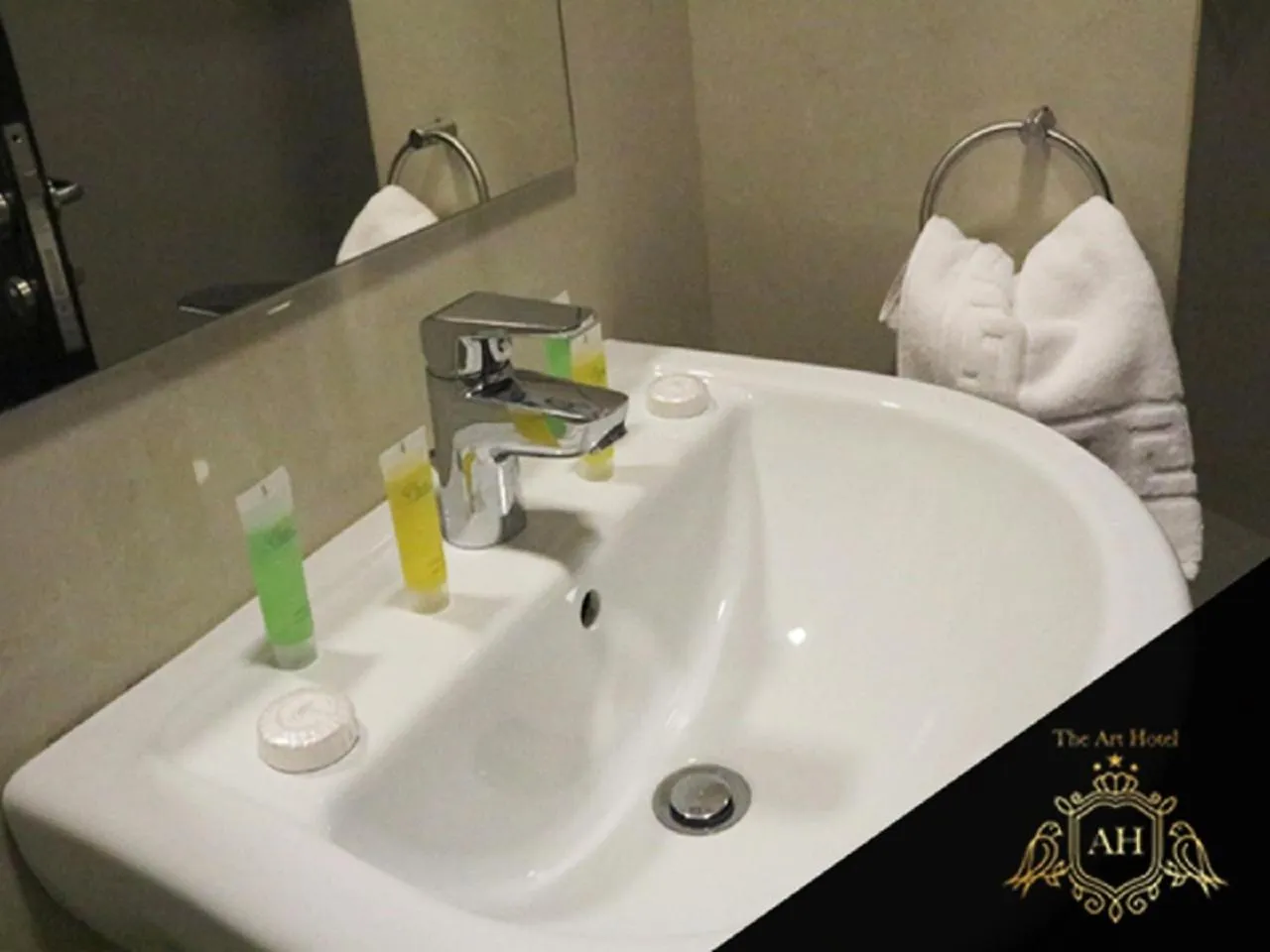 Bathroom in Art Hotel Downtown