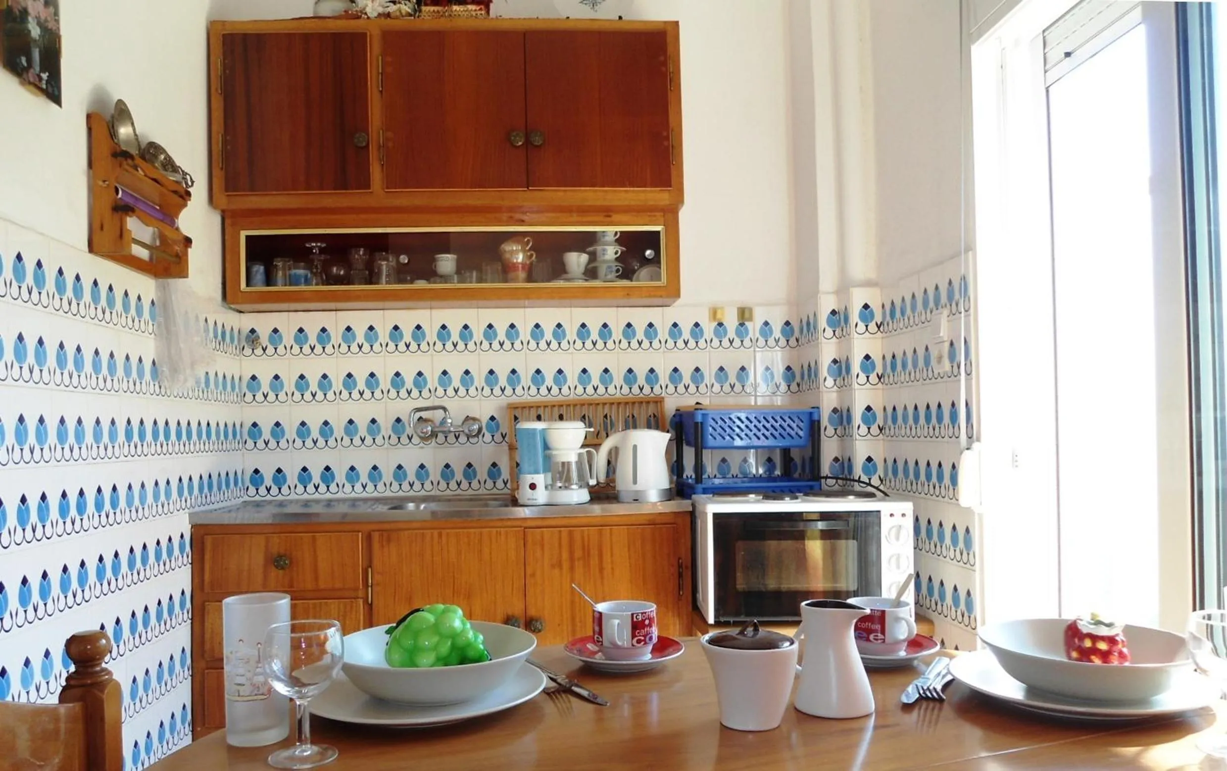 Kitchen or kitchenette in George's Apartments