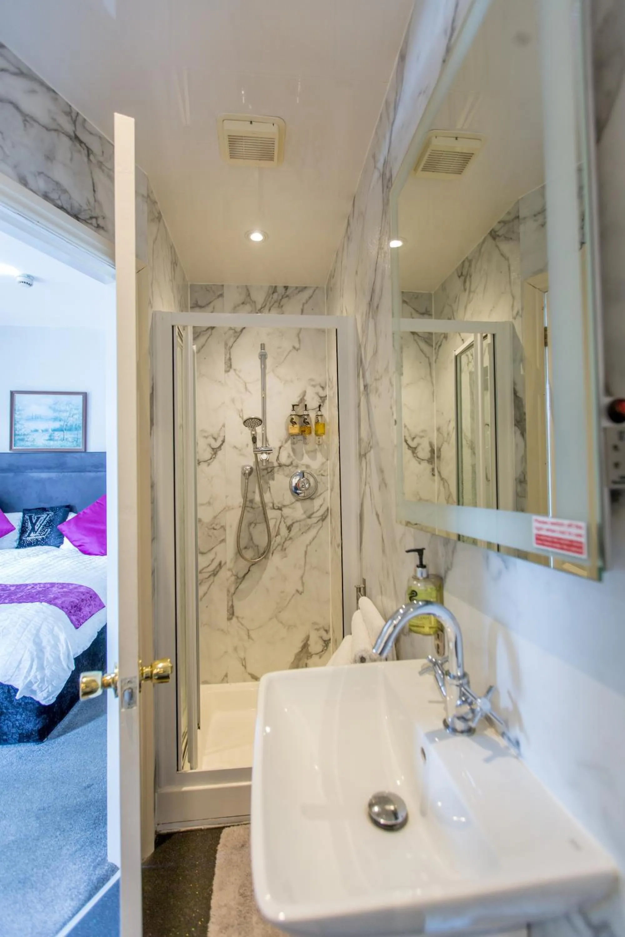 Shower in Ilkley Riverside Hotel