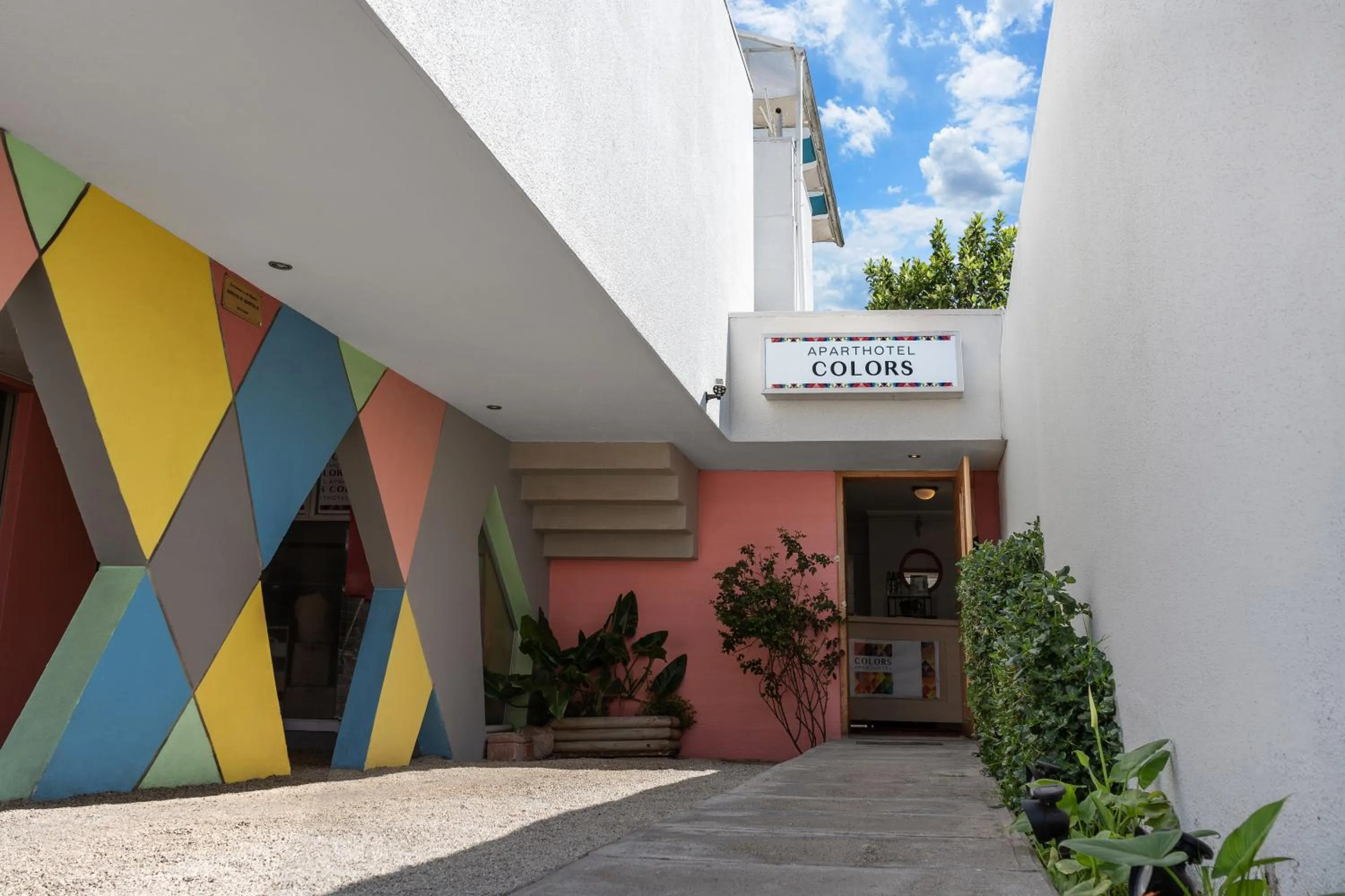 Apart Hotel Colors