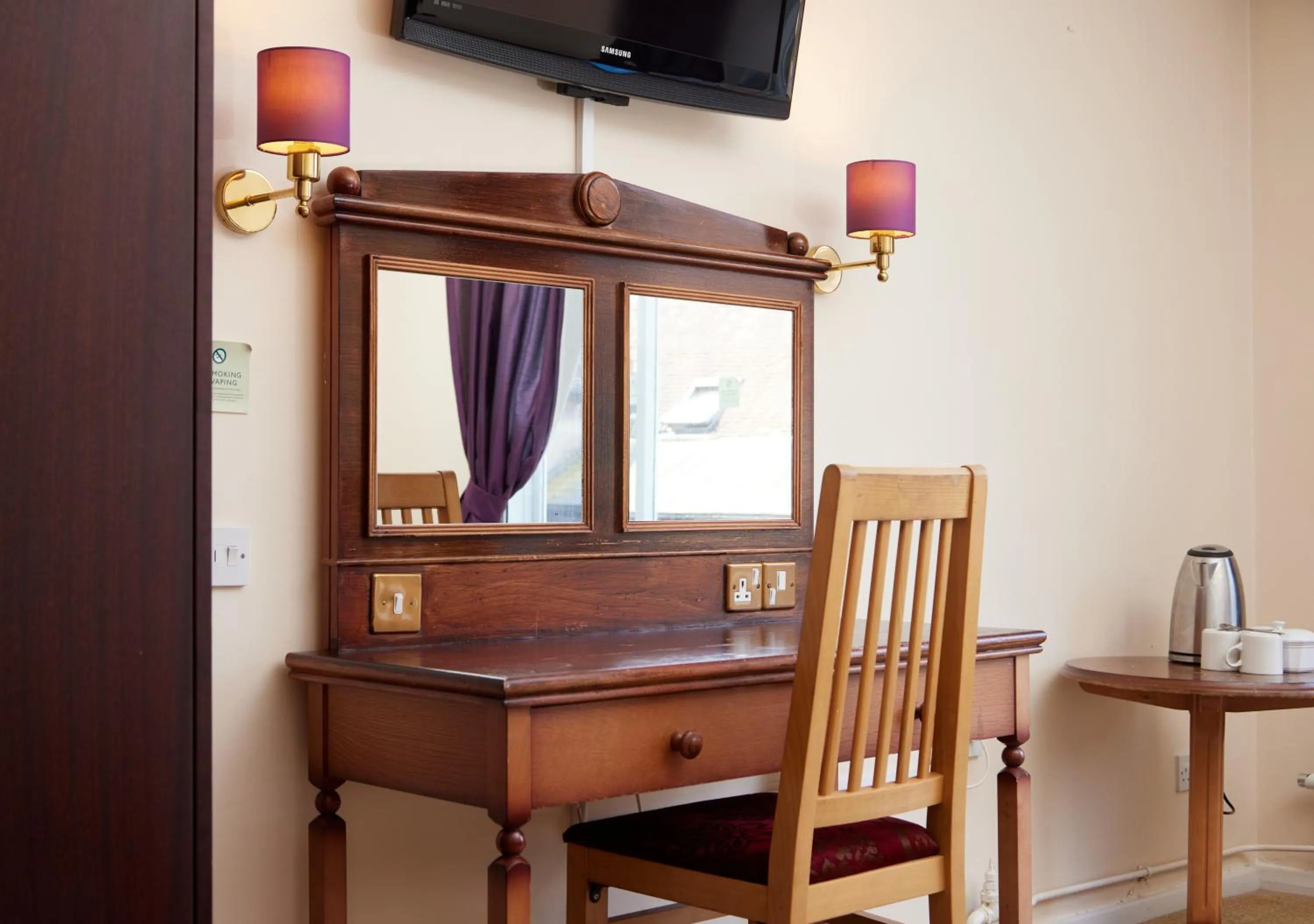 Bedroom in Bear Hotel by Greene King Inns