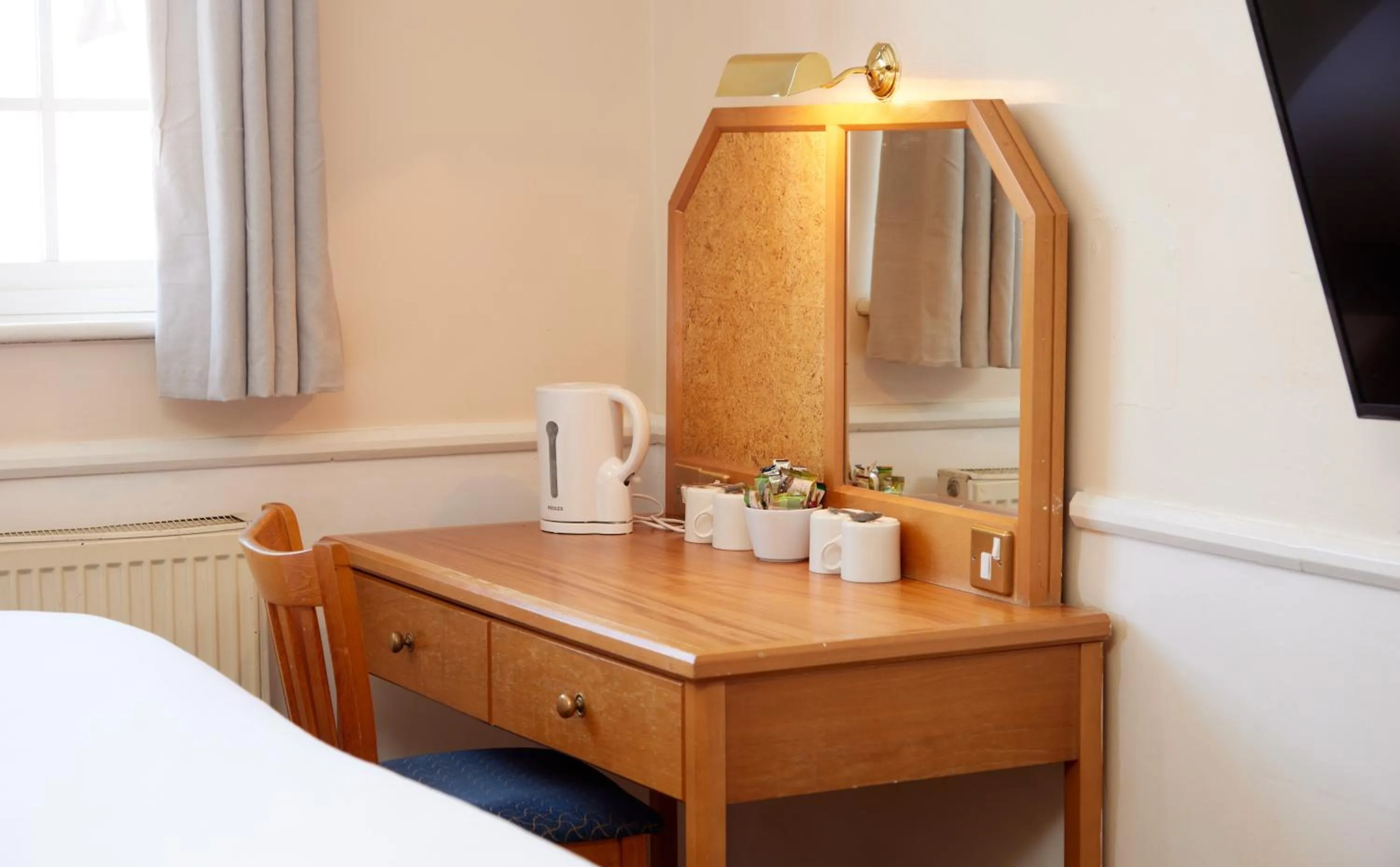 Coffee/tea facilities, Bed in Bear Hotel by Greene King Inns