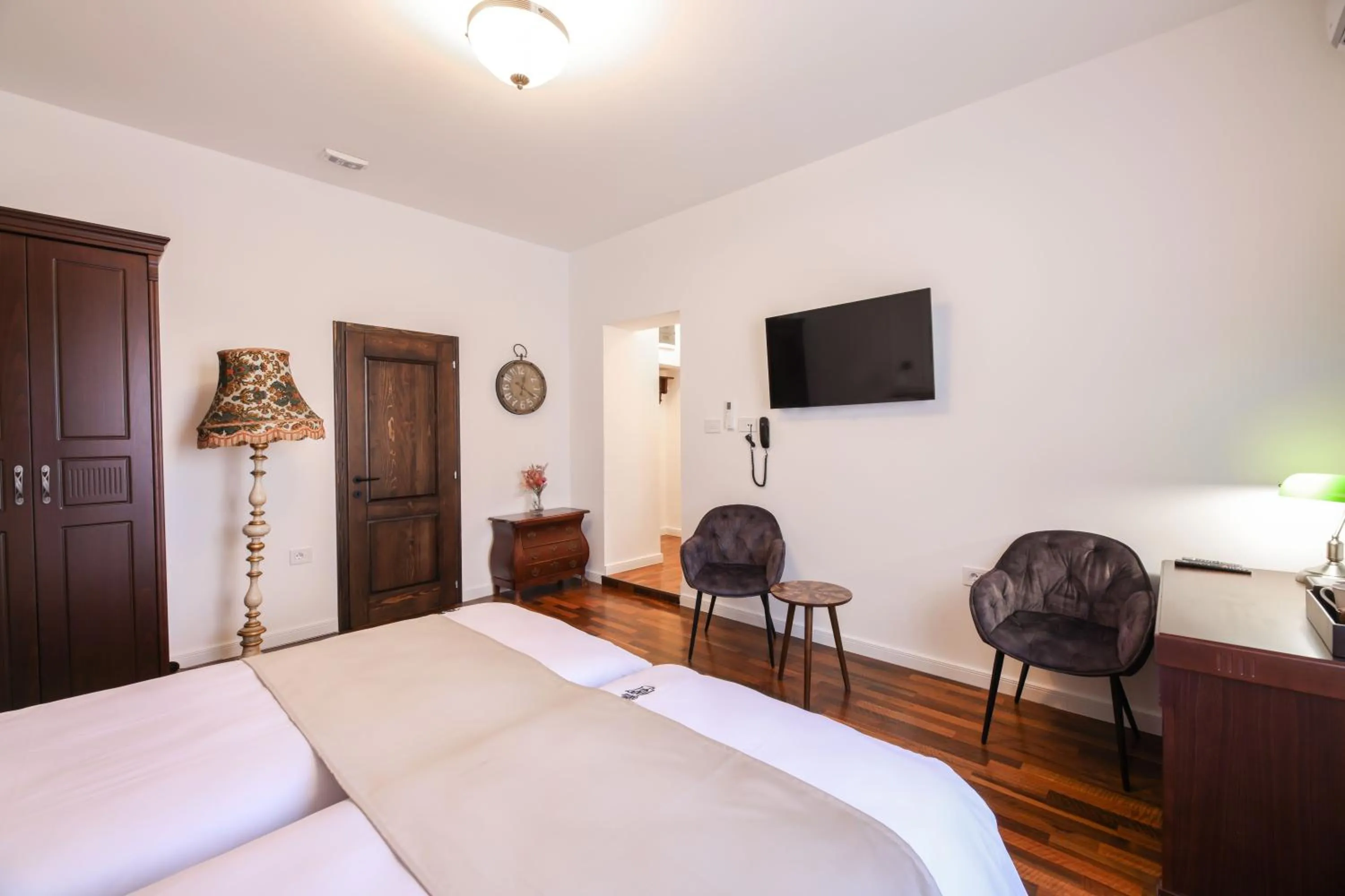 TV and multimedia, Bed in Villa 1927