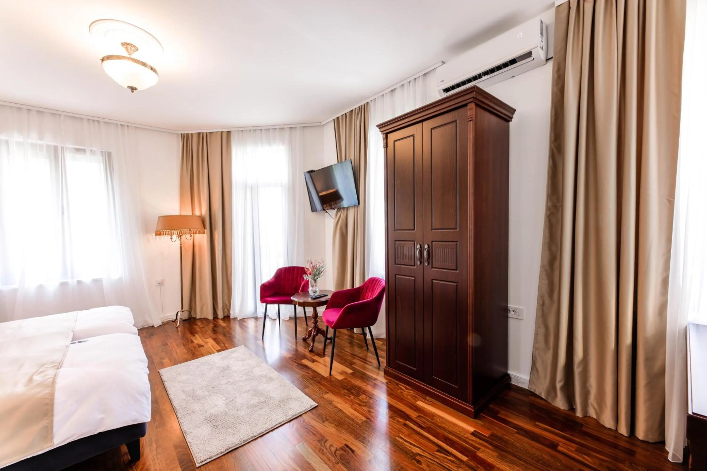 TV and multimedia, Bed in Villa 1927