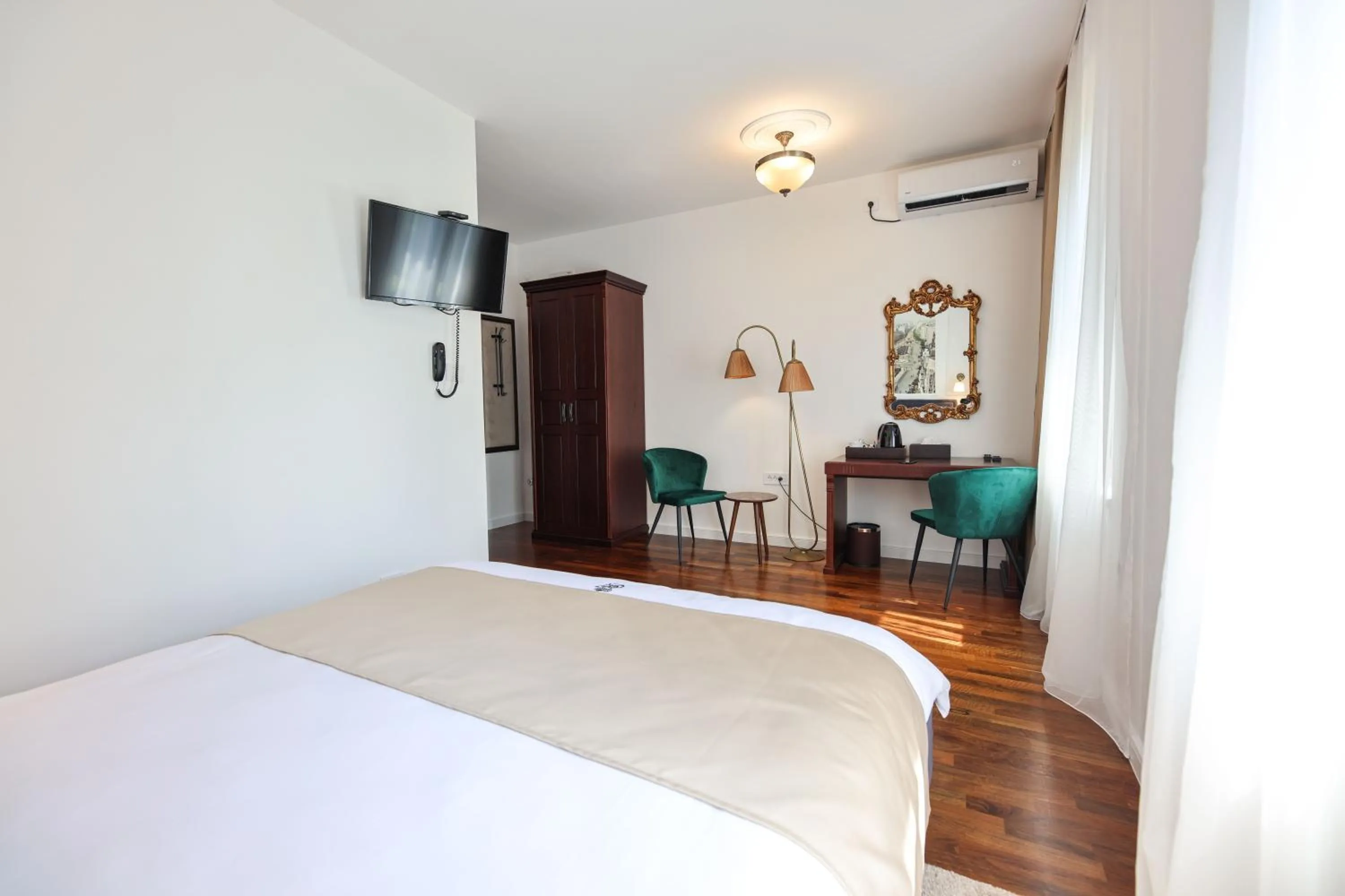 TV and multimedia, Bed in Villa 1927