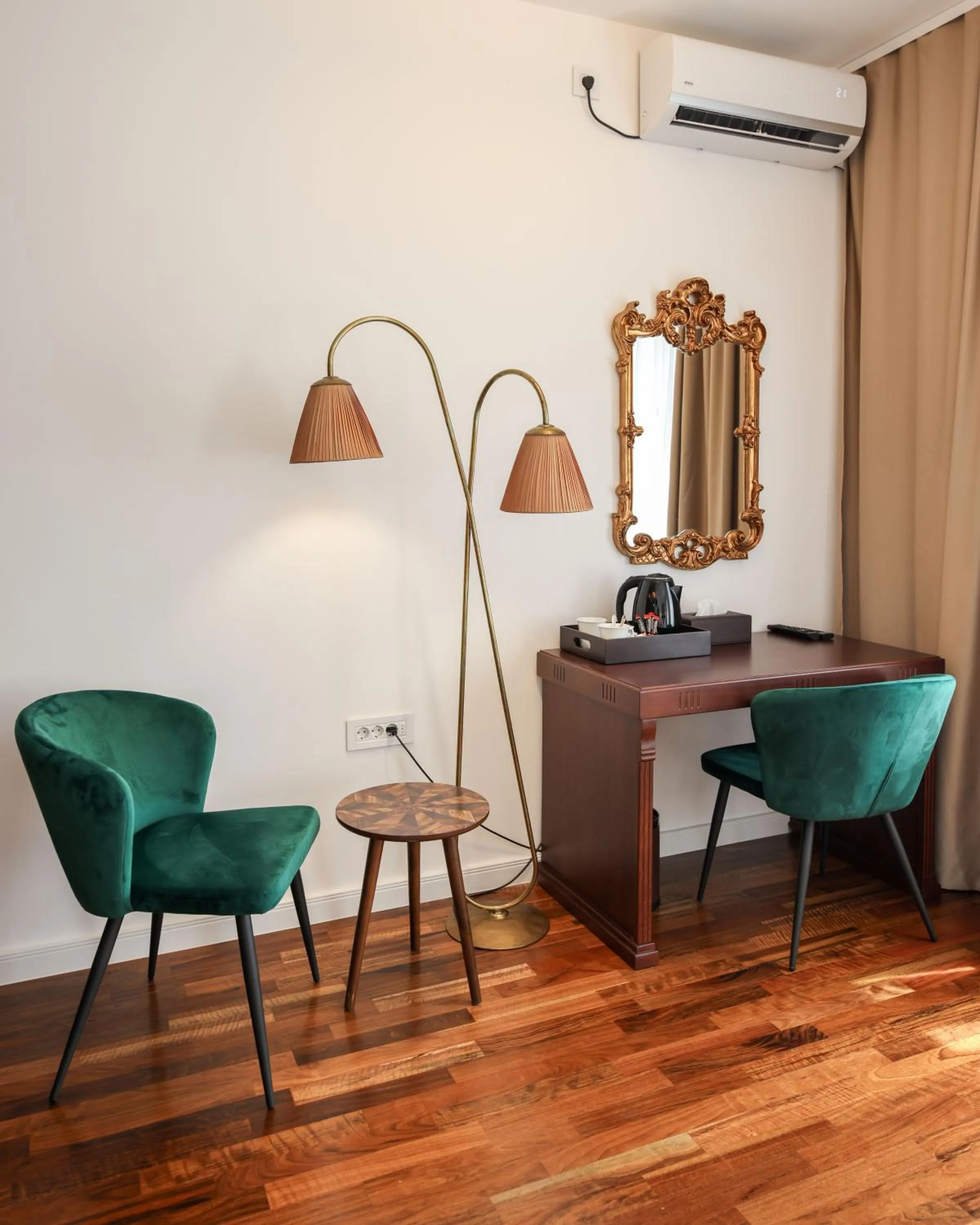 Coffee/tea facilities in Villa 1927