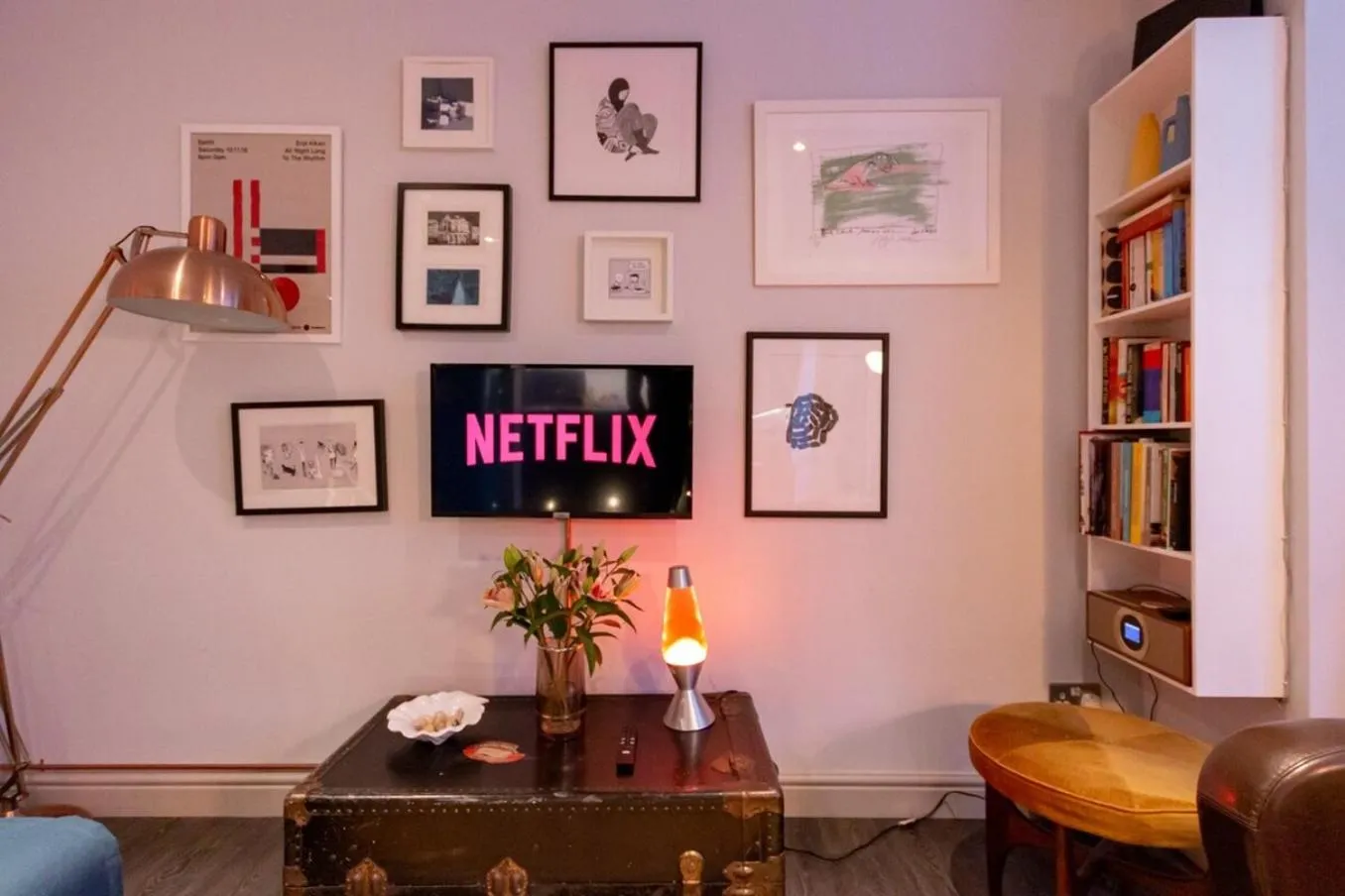 TV and multimedia in Walpole Bay 2 bed Stunning Garden Apt By Adliv