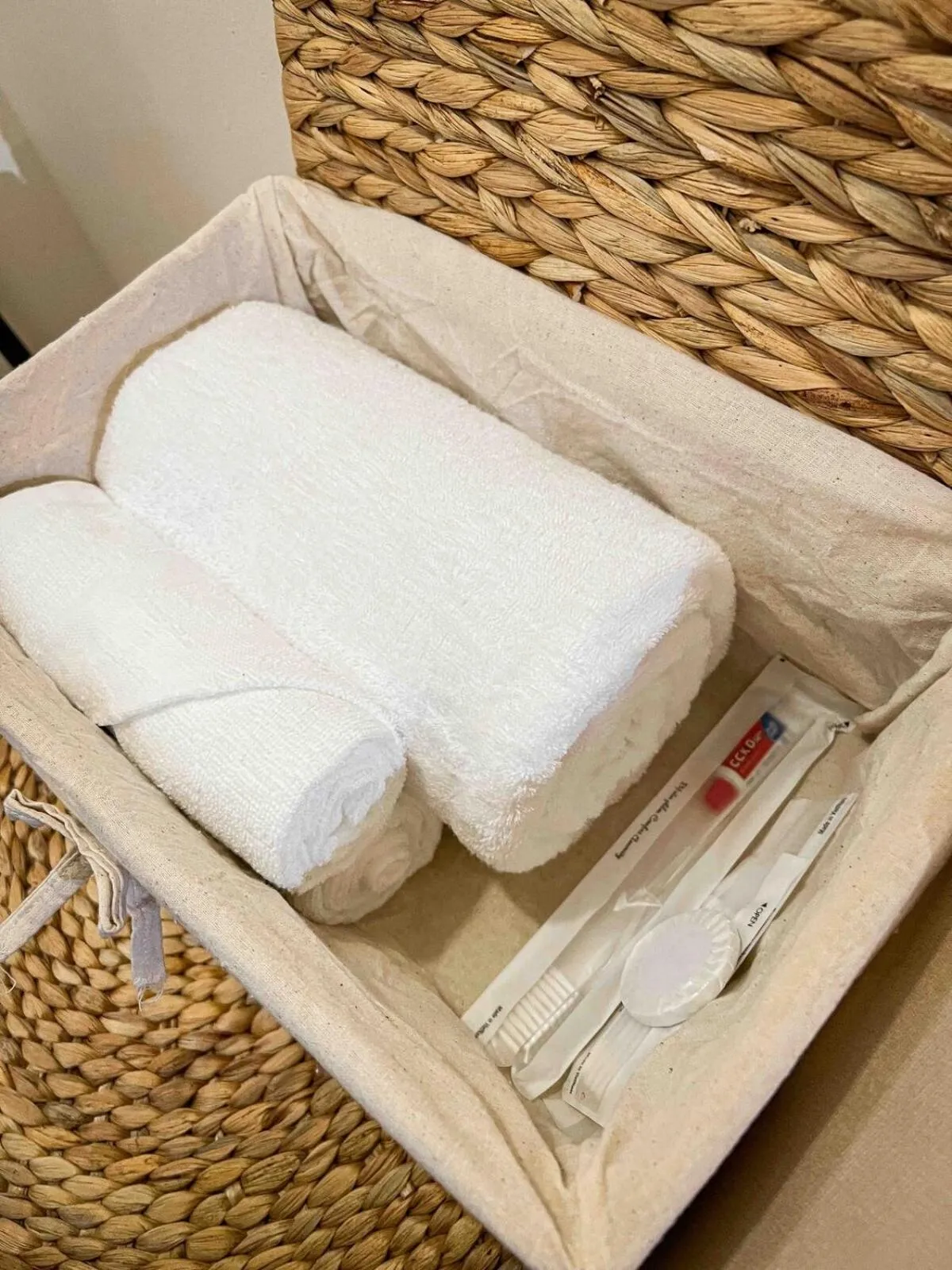 towels in Cozy Modern Place with Projector - Near PINK CHURCH