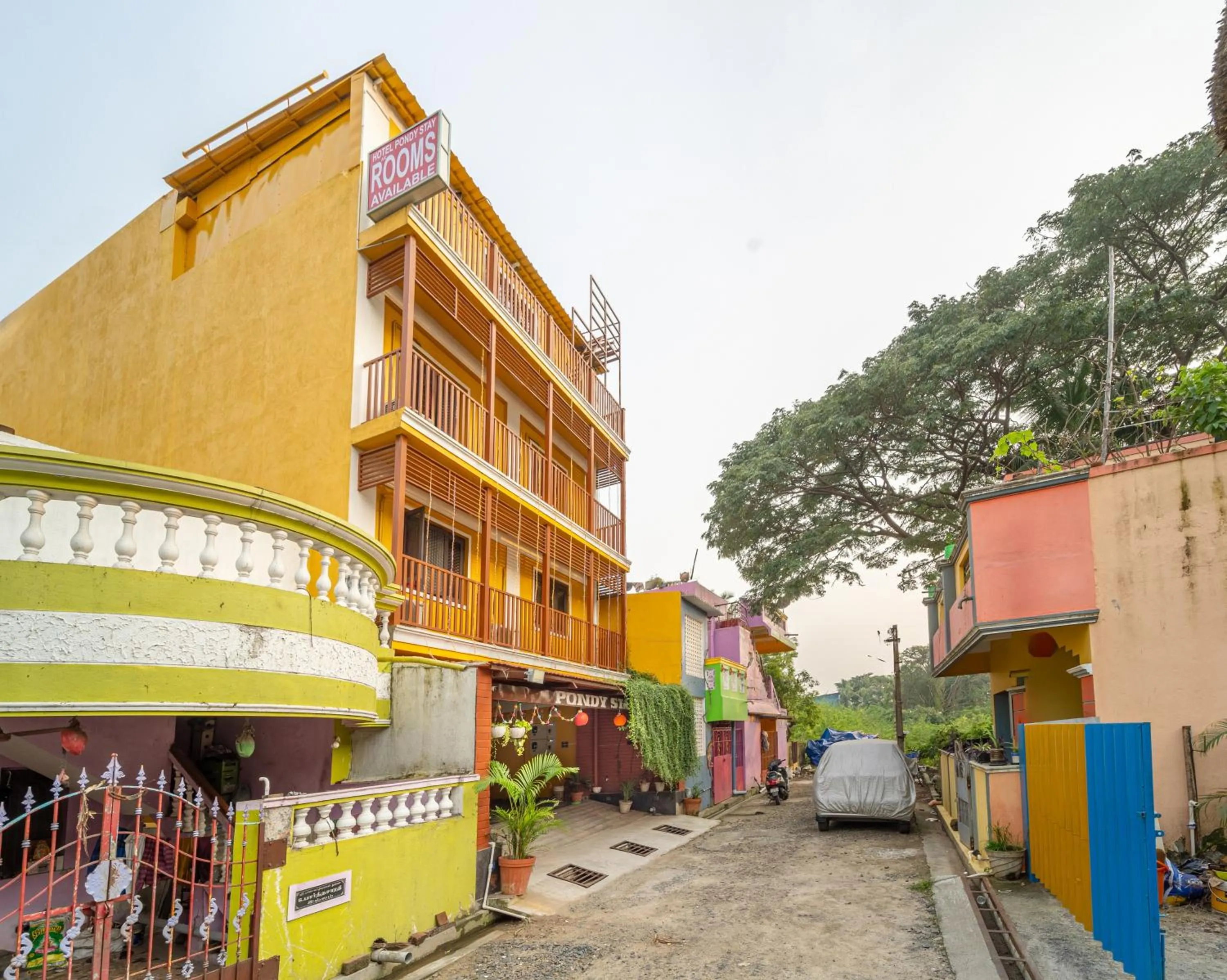 Street view in Pondy Stay