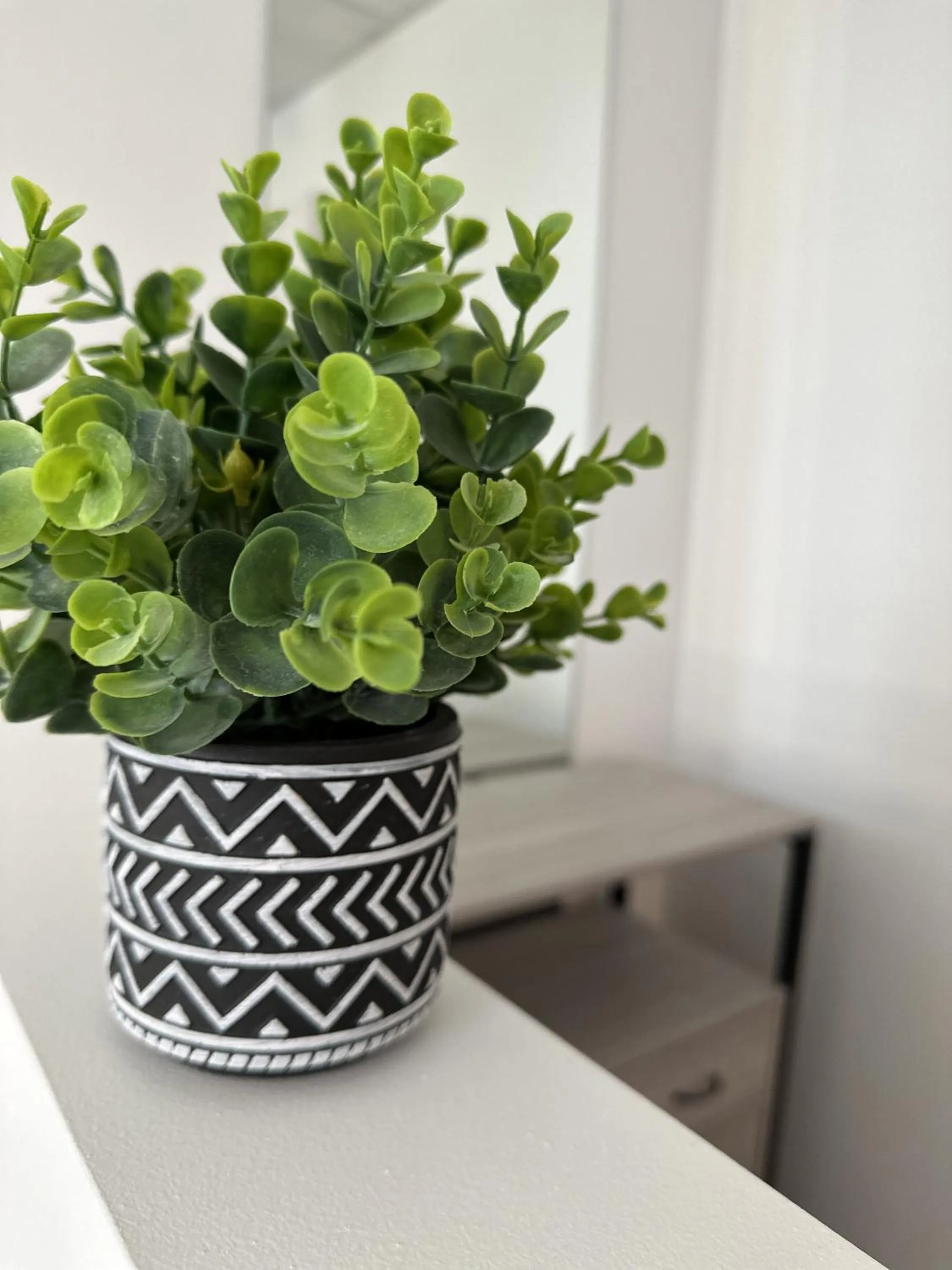 Decorative detail in Le Chambreur