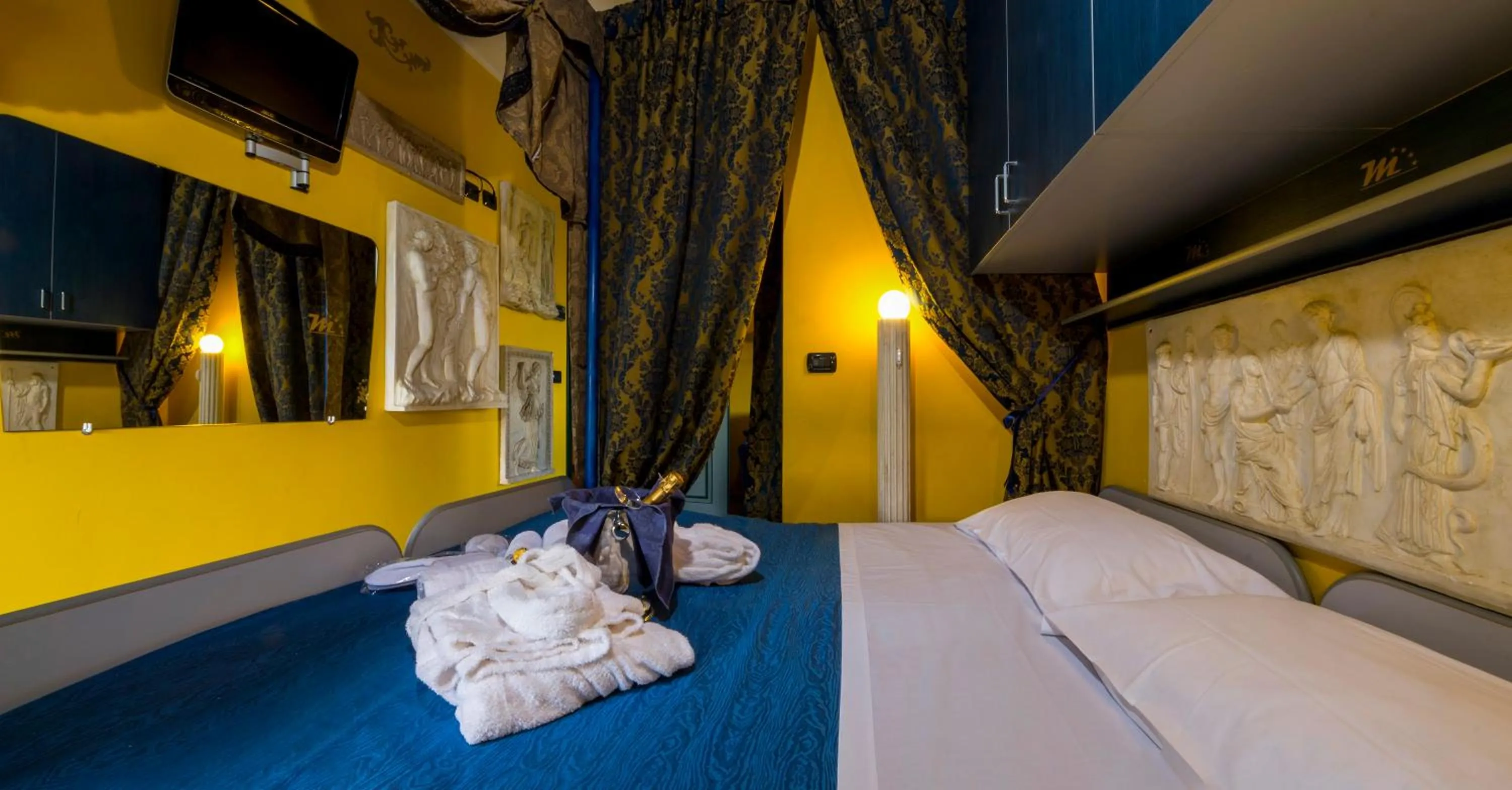 Bedroom, Bed in Hotel Motel Residence S