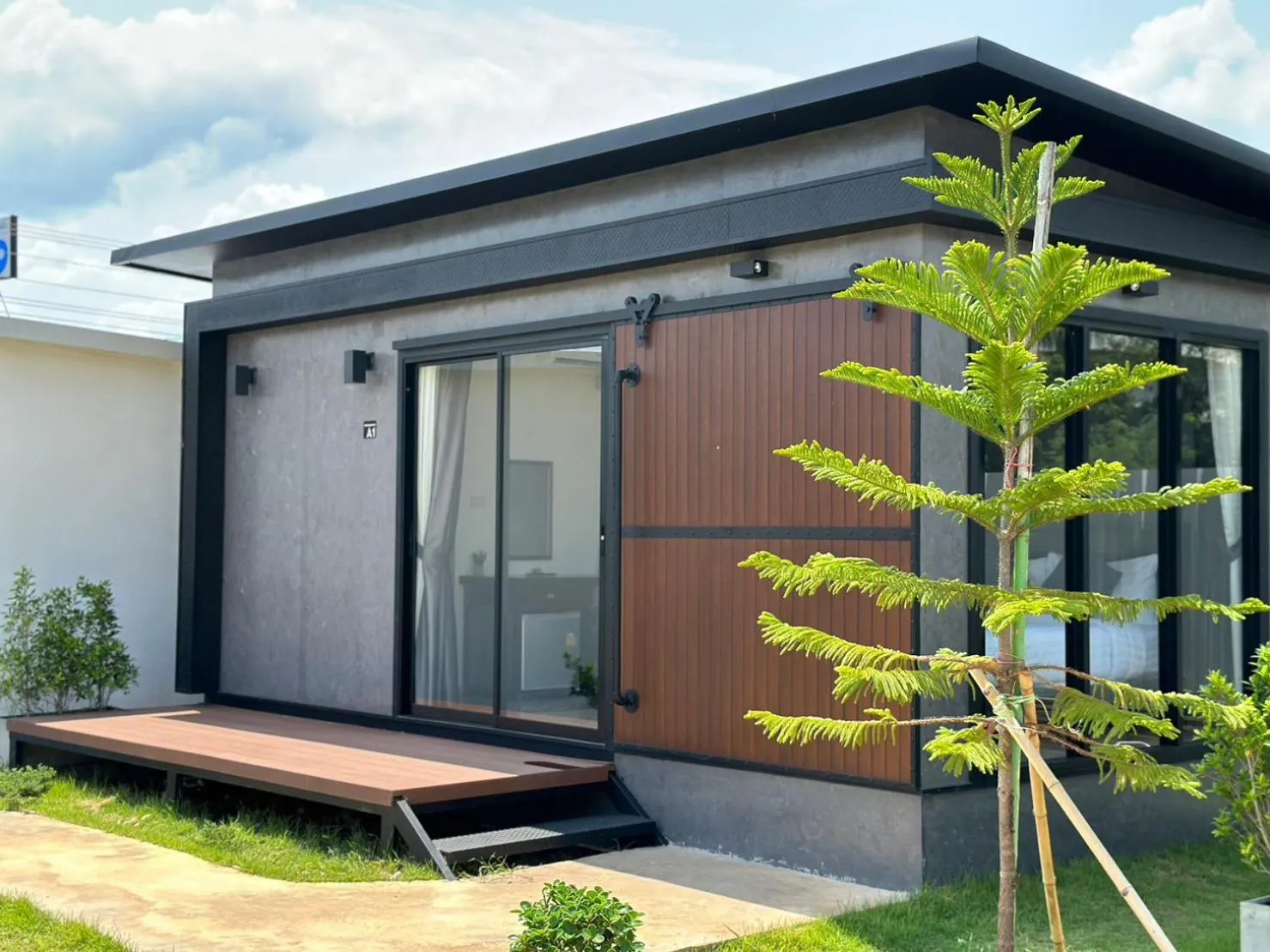 Property building in Na Khonglong