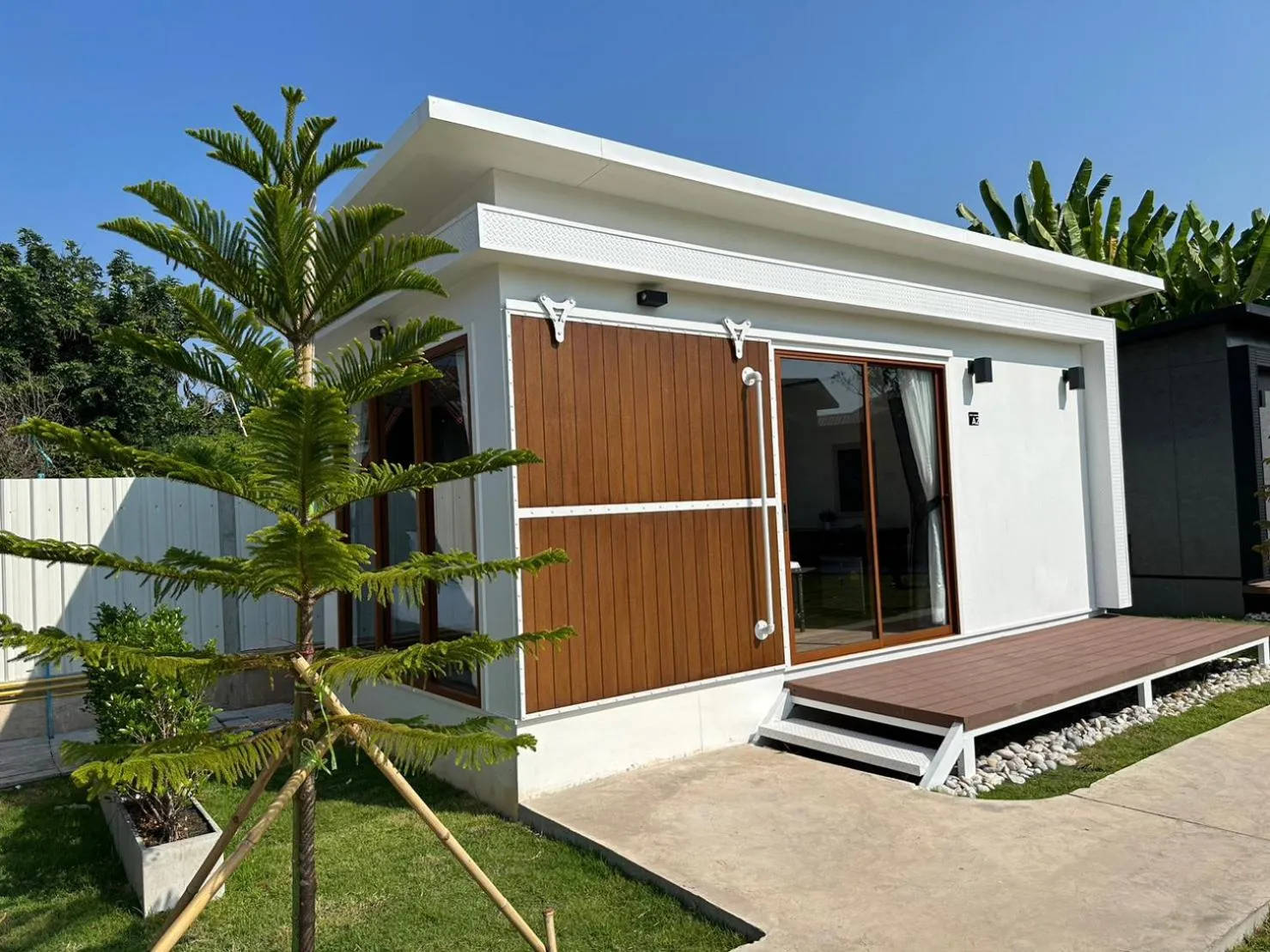 Property building in Na Khonglong