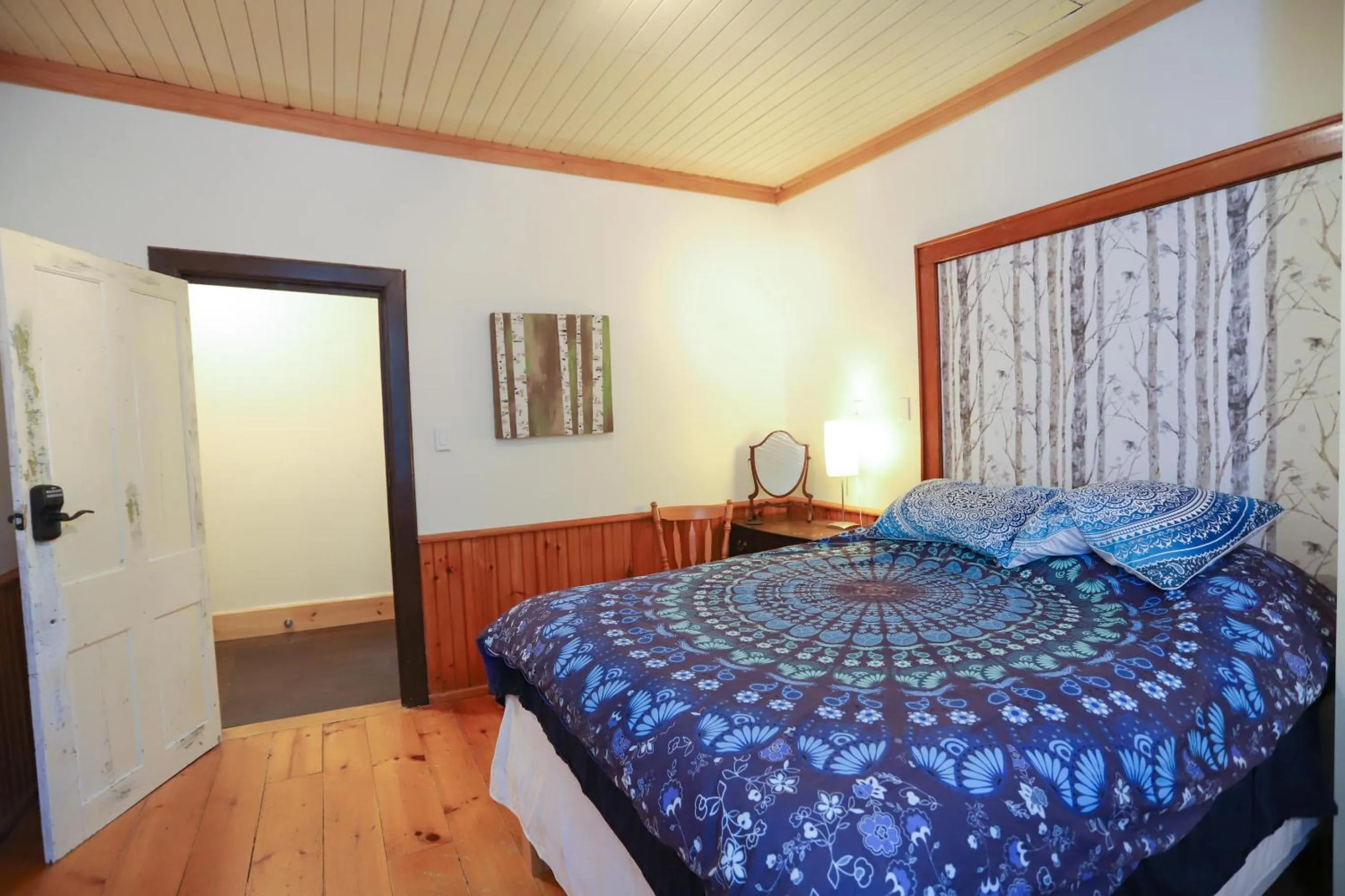 Bedroom, Bed in 23Maple