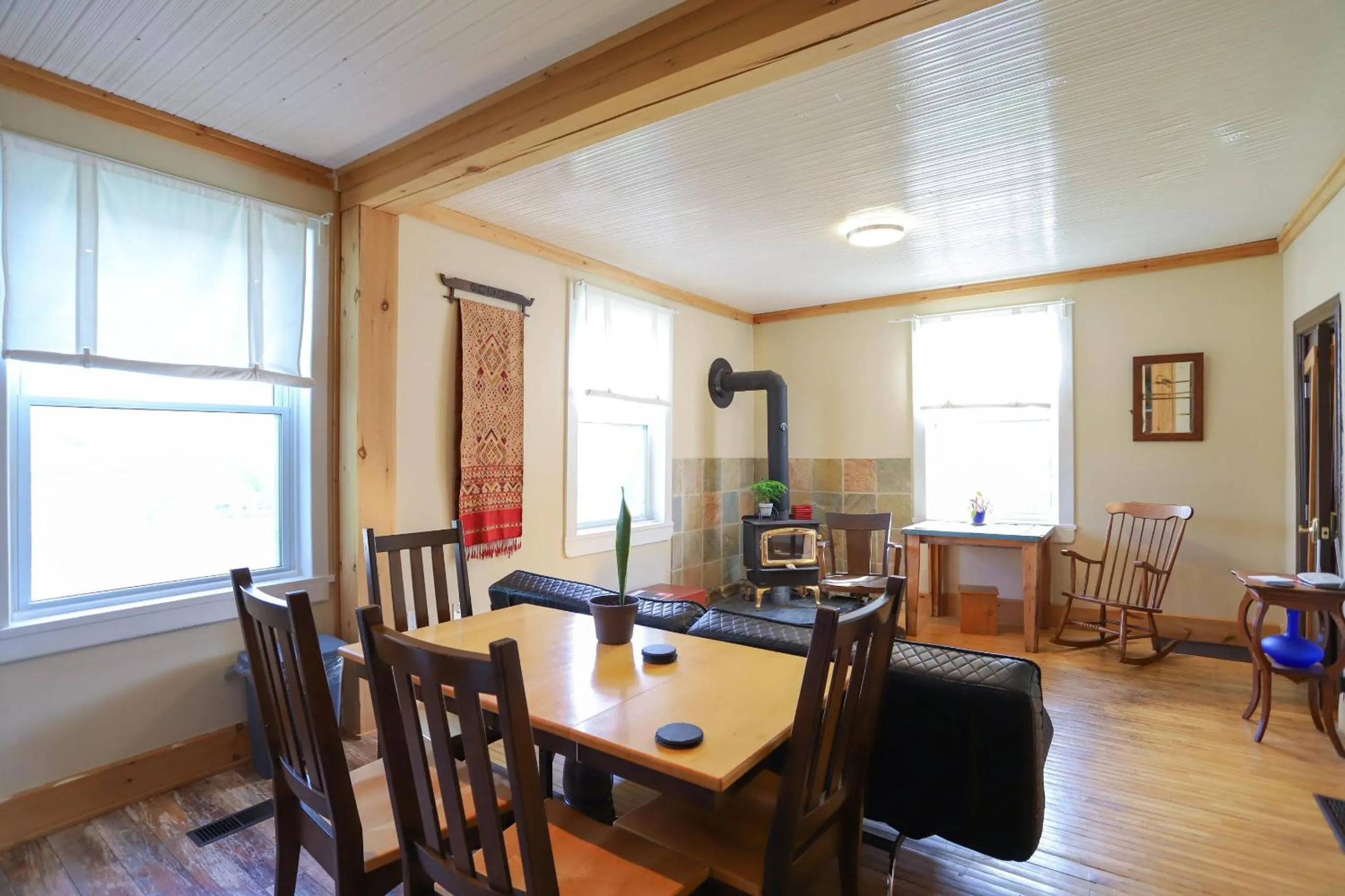 Seating area in 23Maple