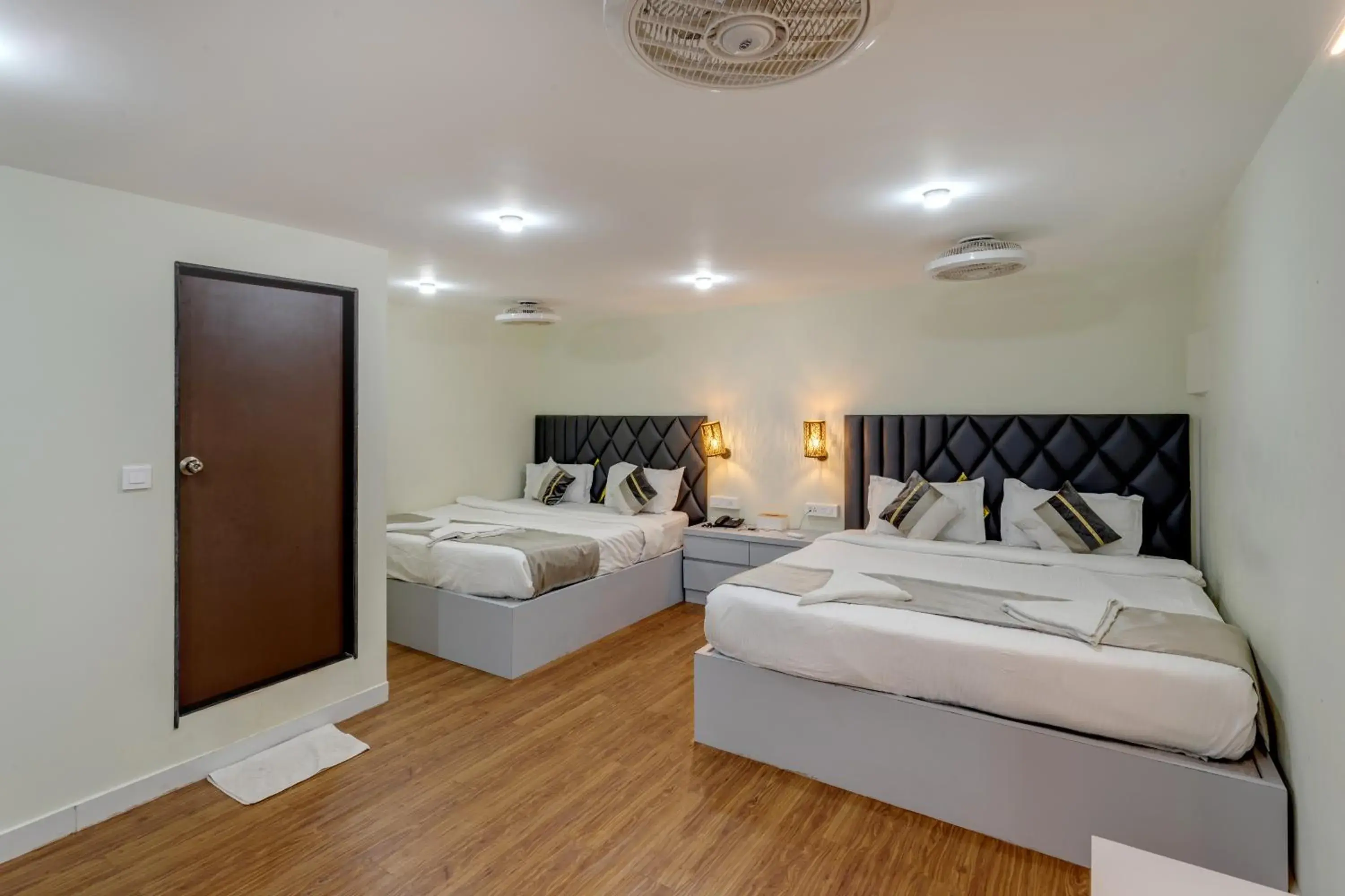 Studio Apartment in La baga Beach Hotel Studio Apartment in La baga Beach Hotel