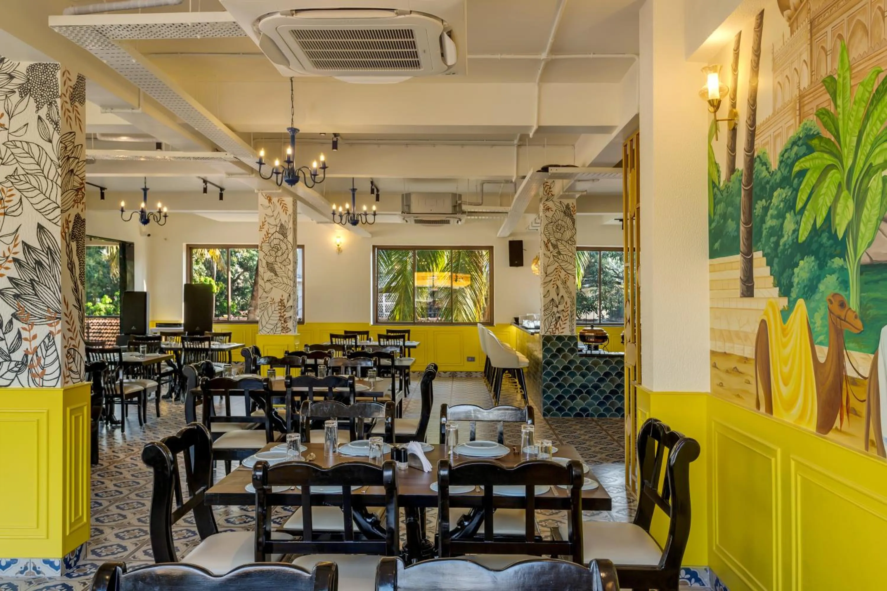 Restaurant/places to eat in La baga Beach Hotel