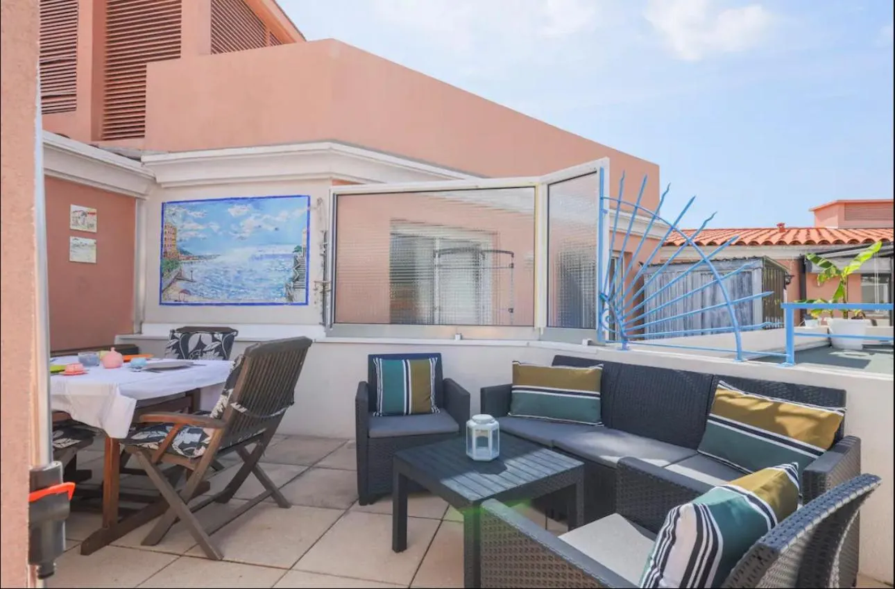 2P - terrasse - parking - plage
