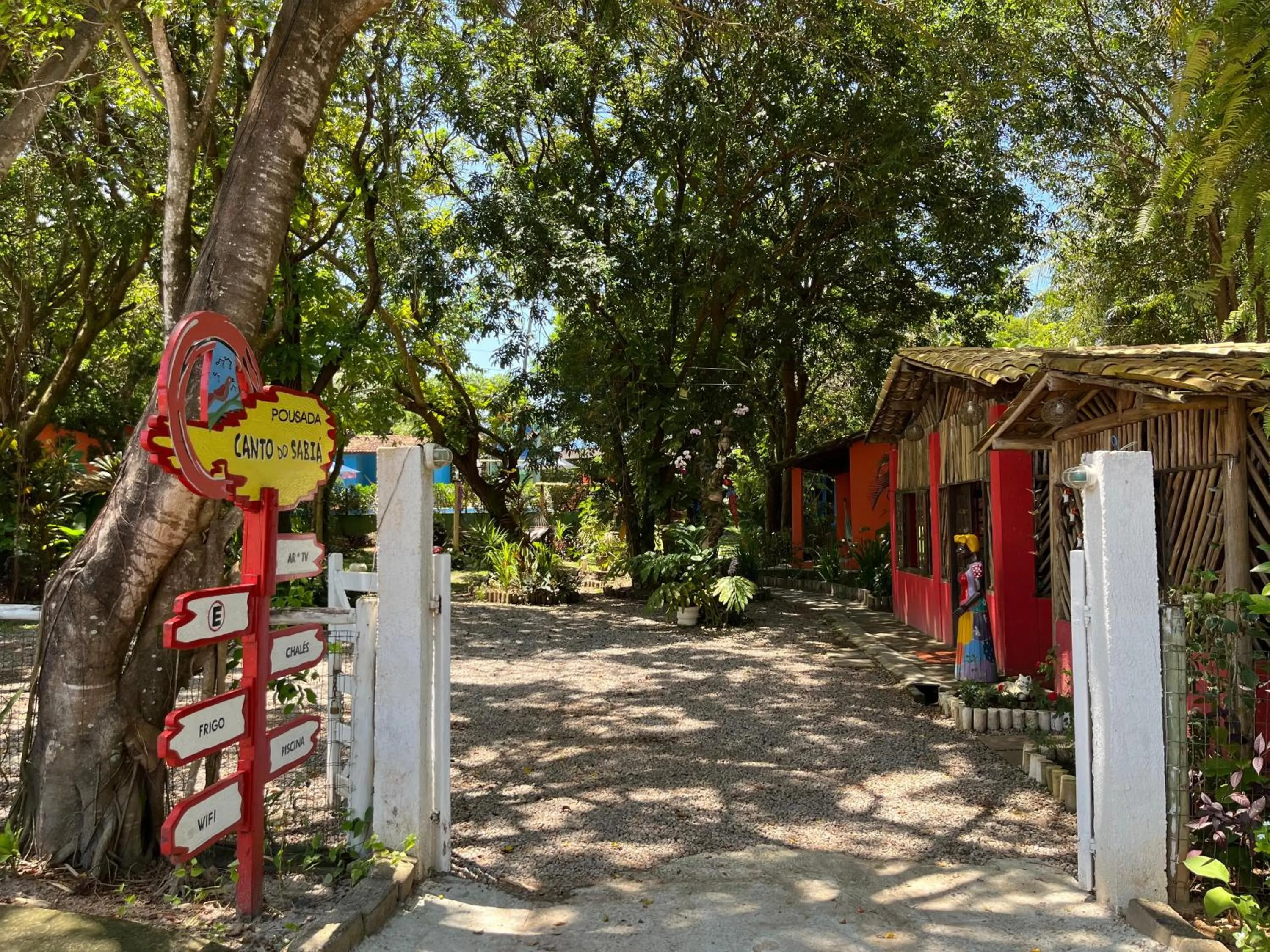 Facade/entrance in Pousada Canto do sabiá Imbassaí
