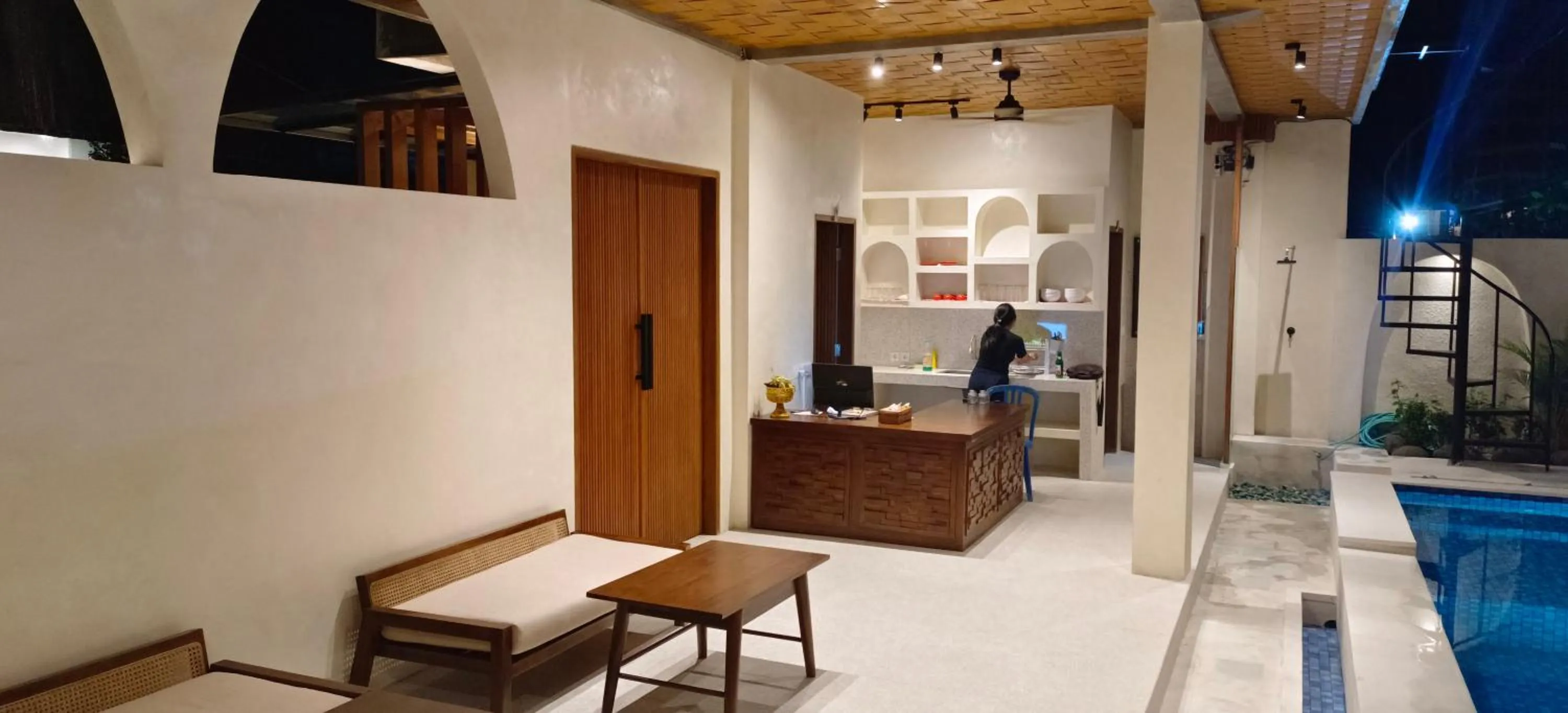 FULLMOON CANGGU Nelayan