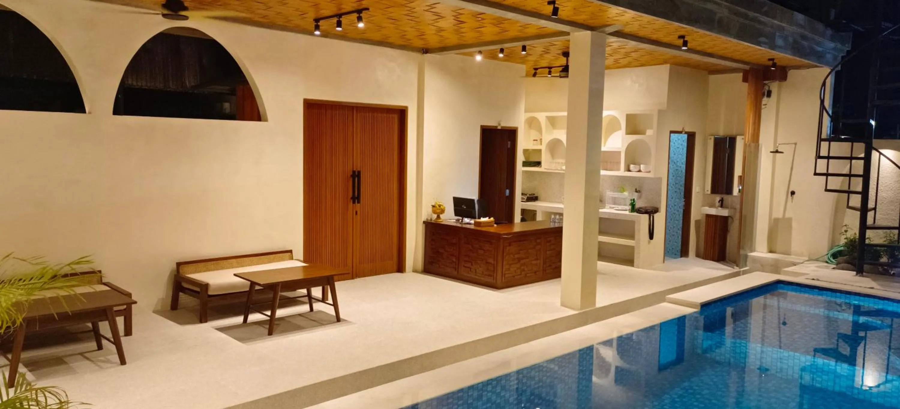 FULLMOON CANGGU Nelayan