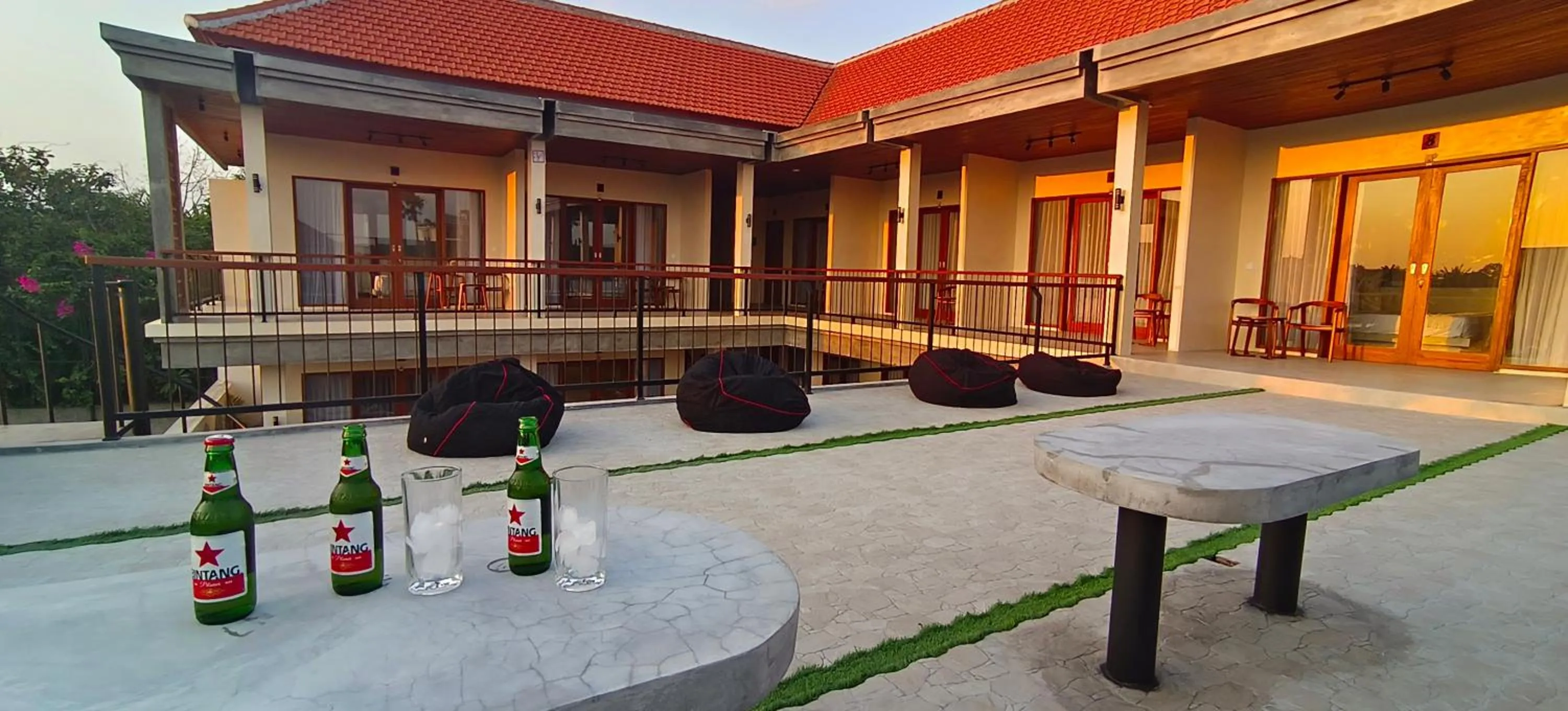 FULLMOON CANGGU Nelayan