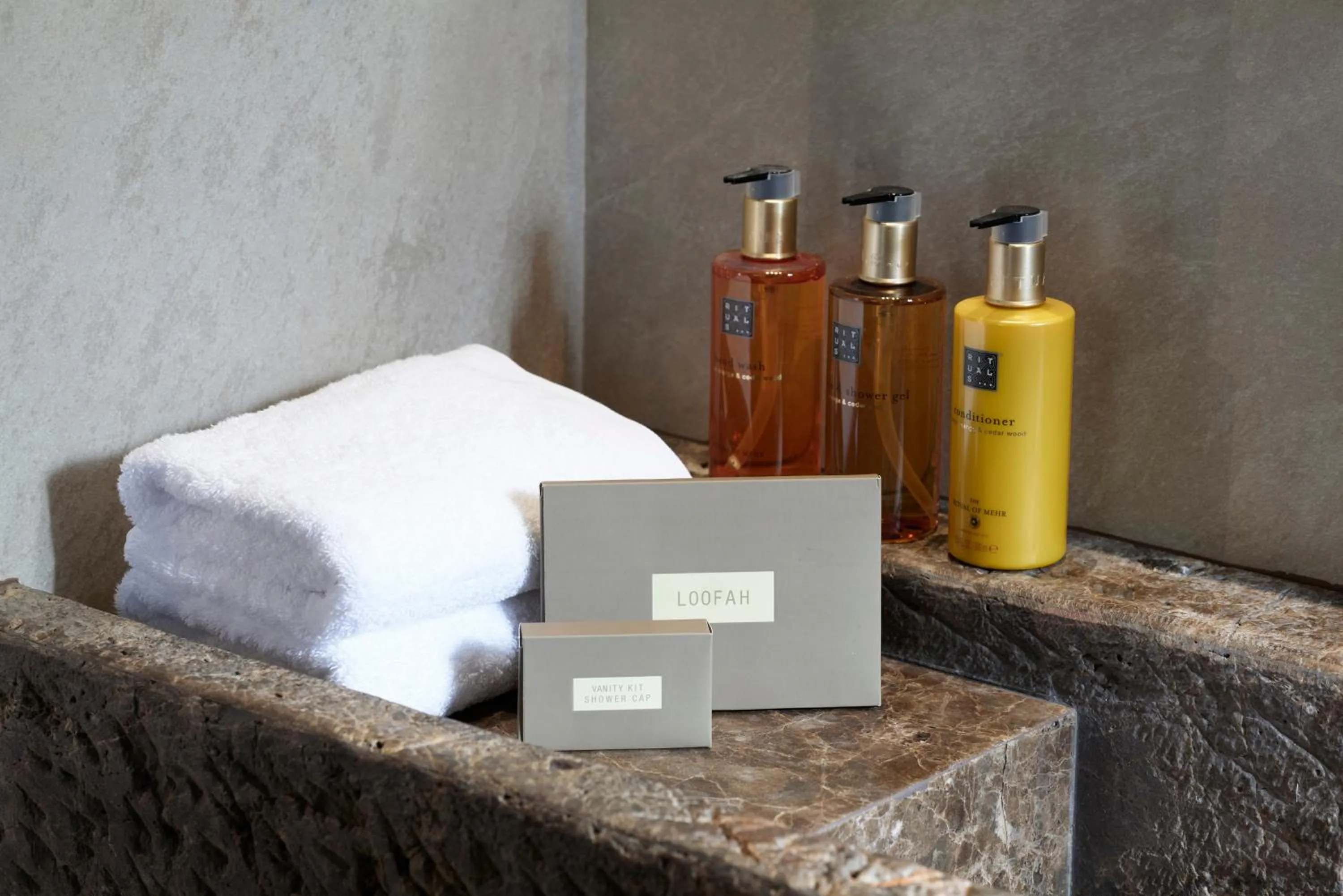 towels in Alaso Design Suites