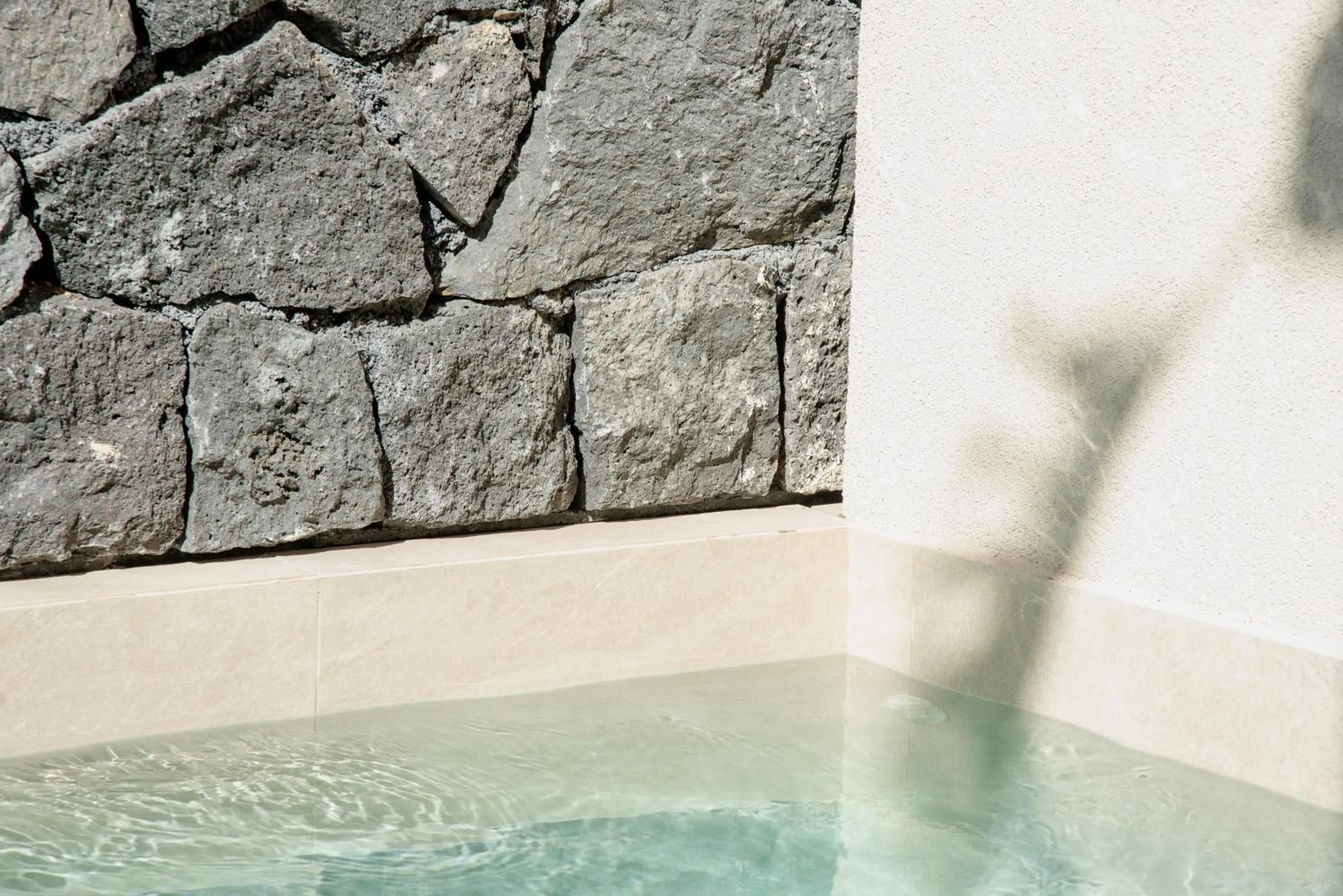 Hot Tub in Alaso Design Suites