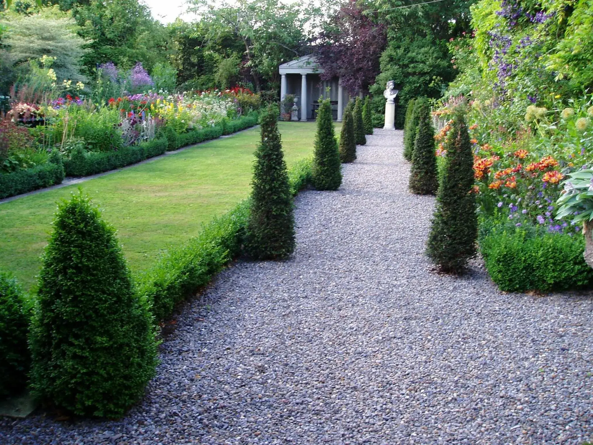 Property building in Collon House Property building in Collon House