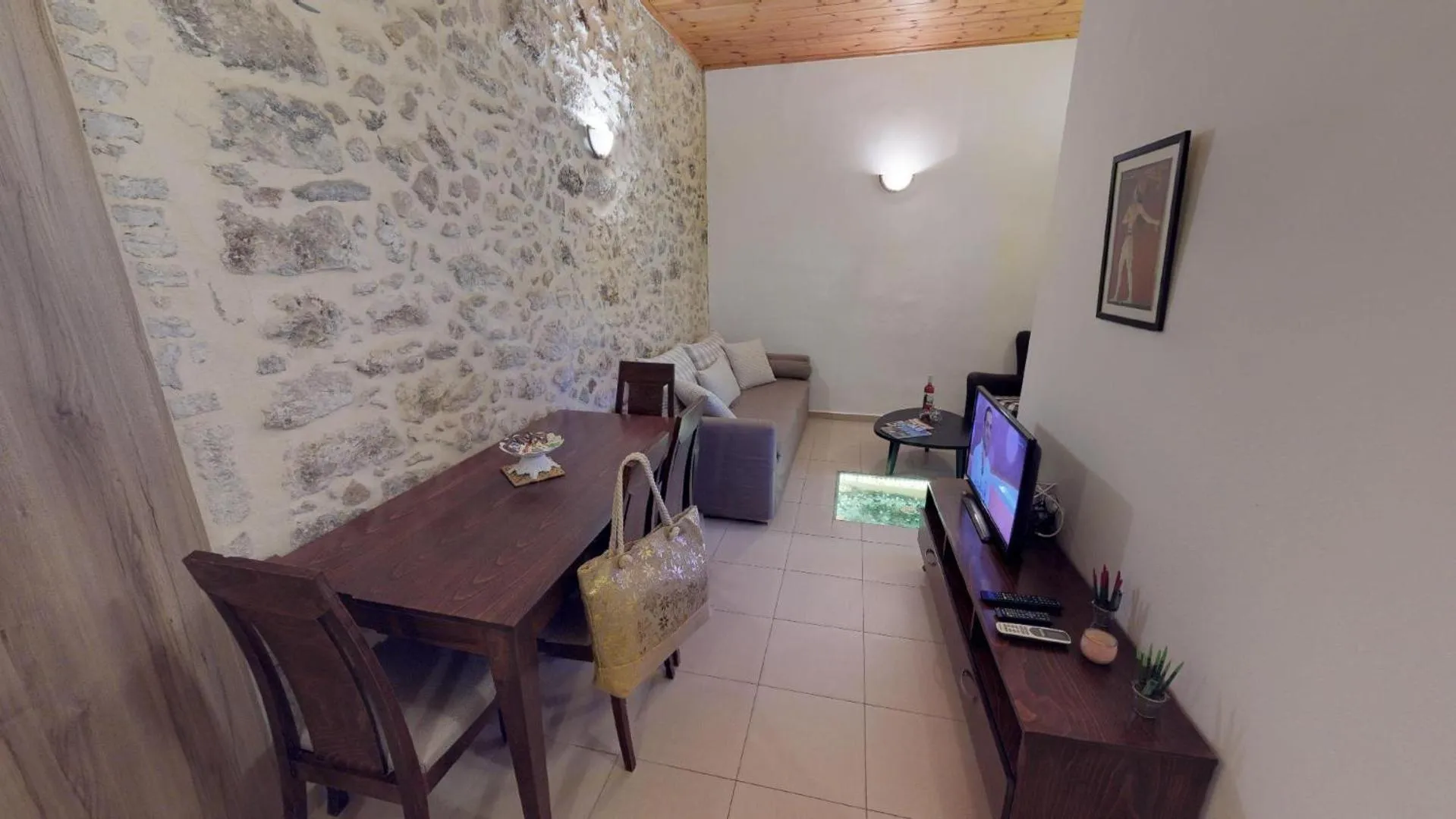 TV and multimedia in Porto Enetiko Suites