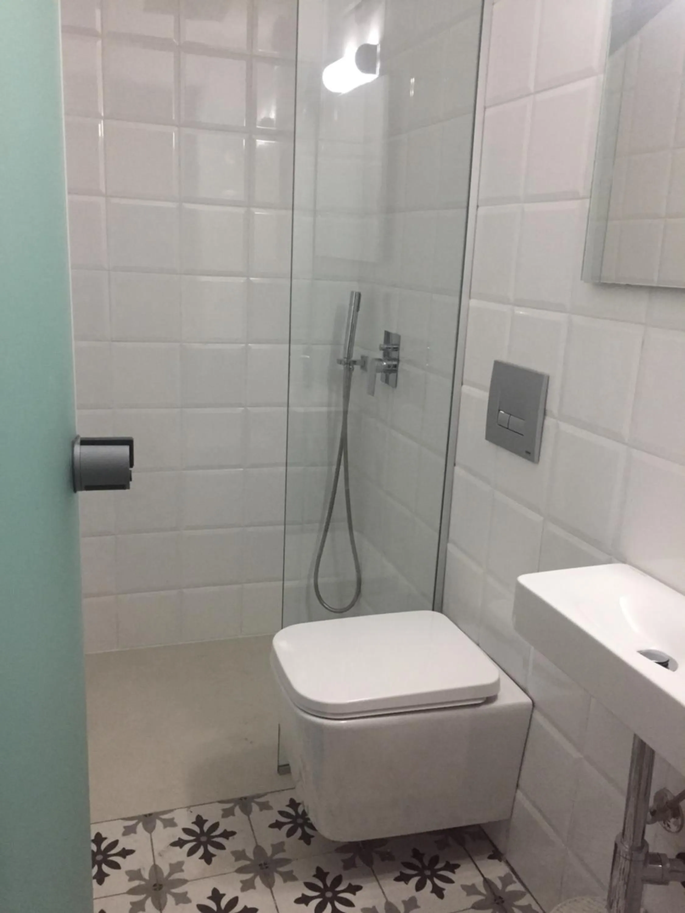 Shower in Porto Enetiko Suites