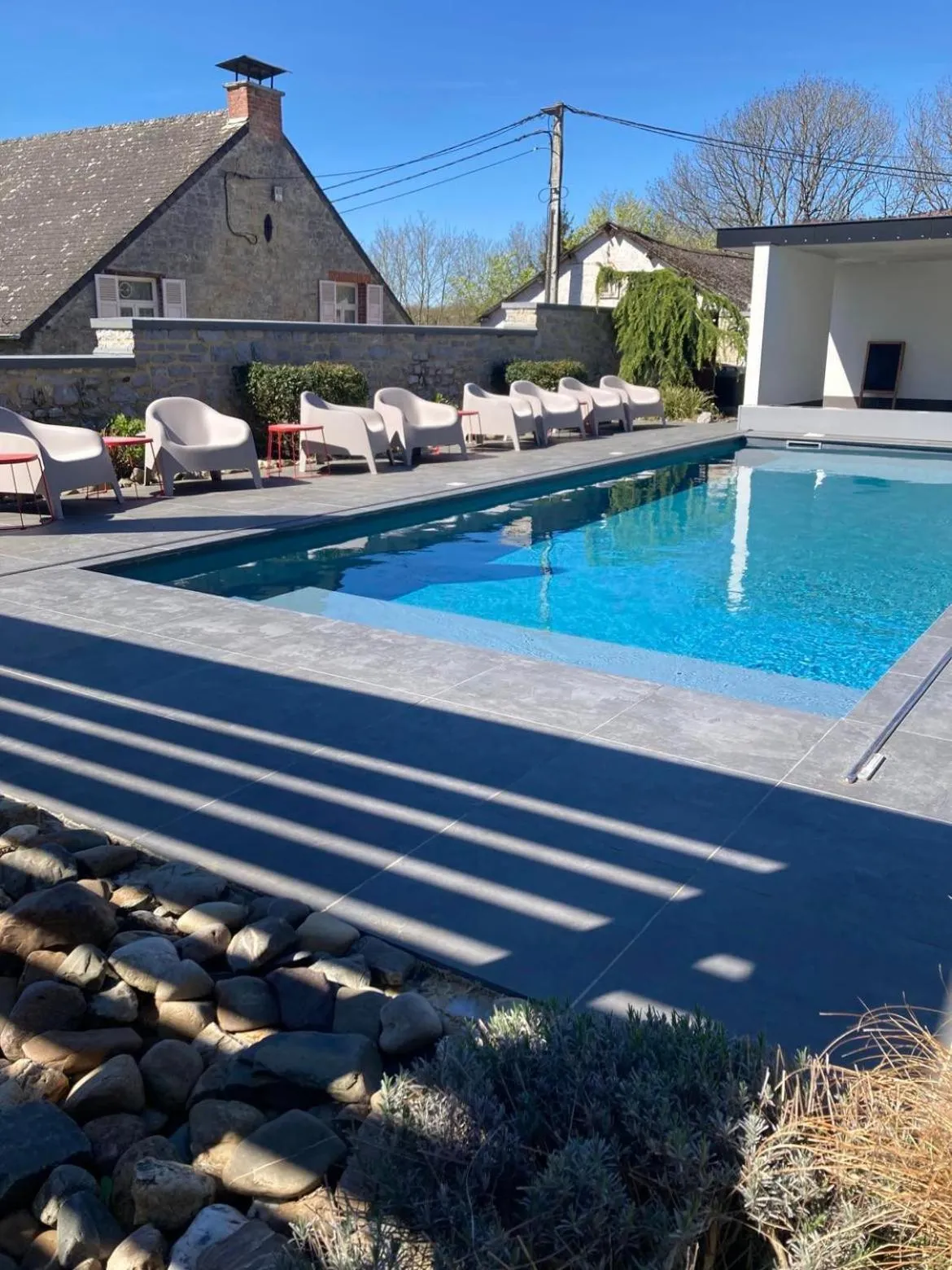 Swimming pool in Le Presbytère de Sautour