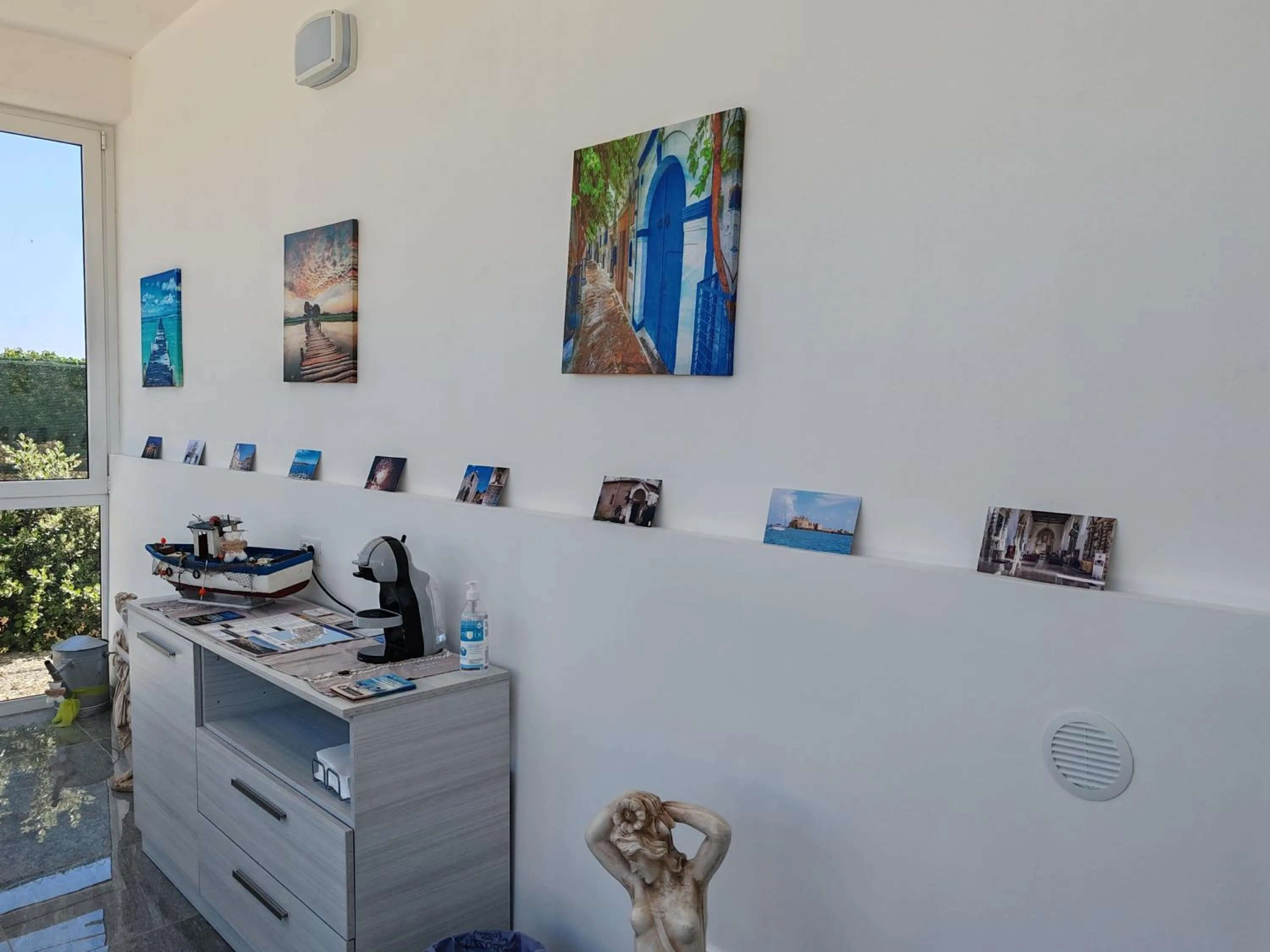 Breakfast, TV/Entertainment Center in Le Sirene