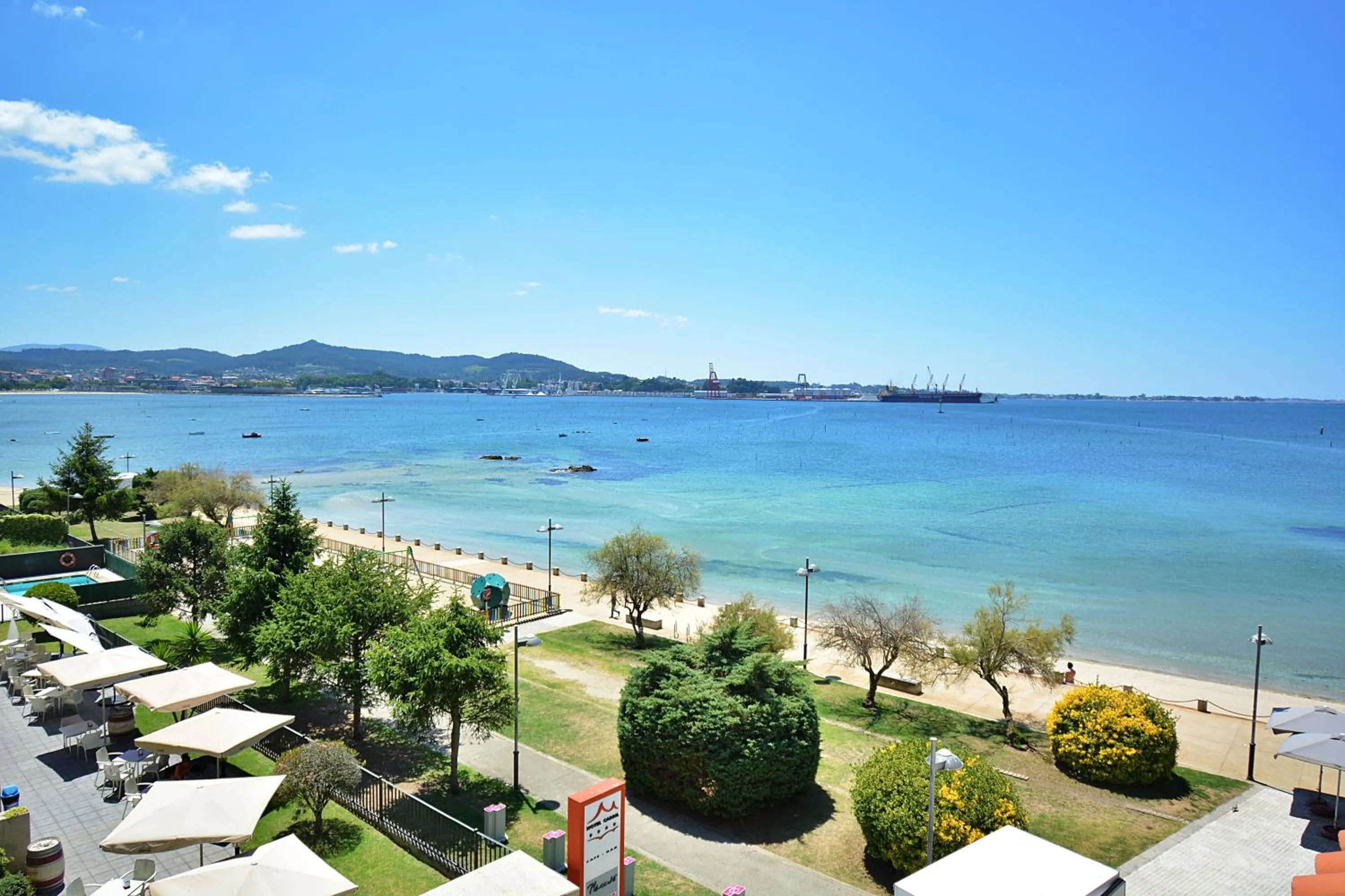 GALIHOST - Ático con terraza y vistas al mar en Vilagarcía