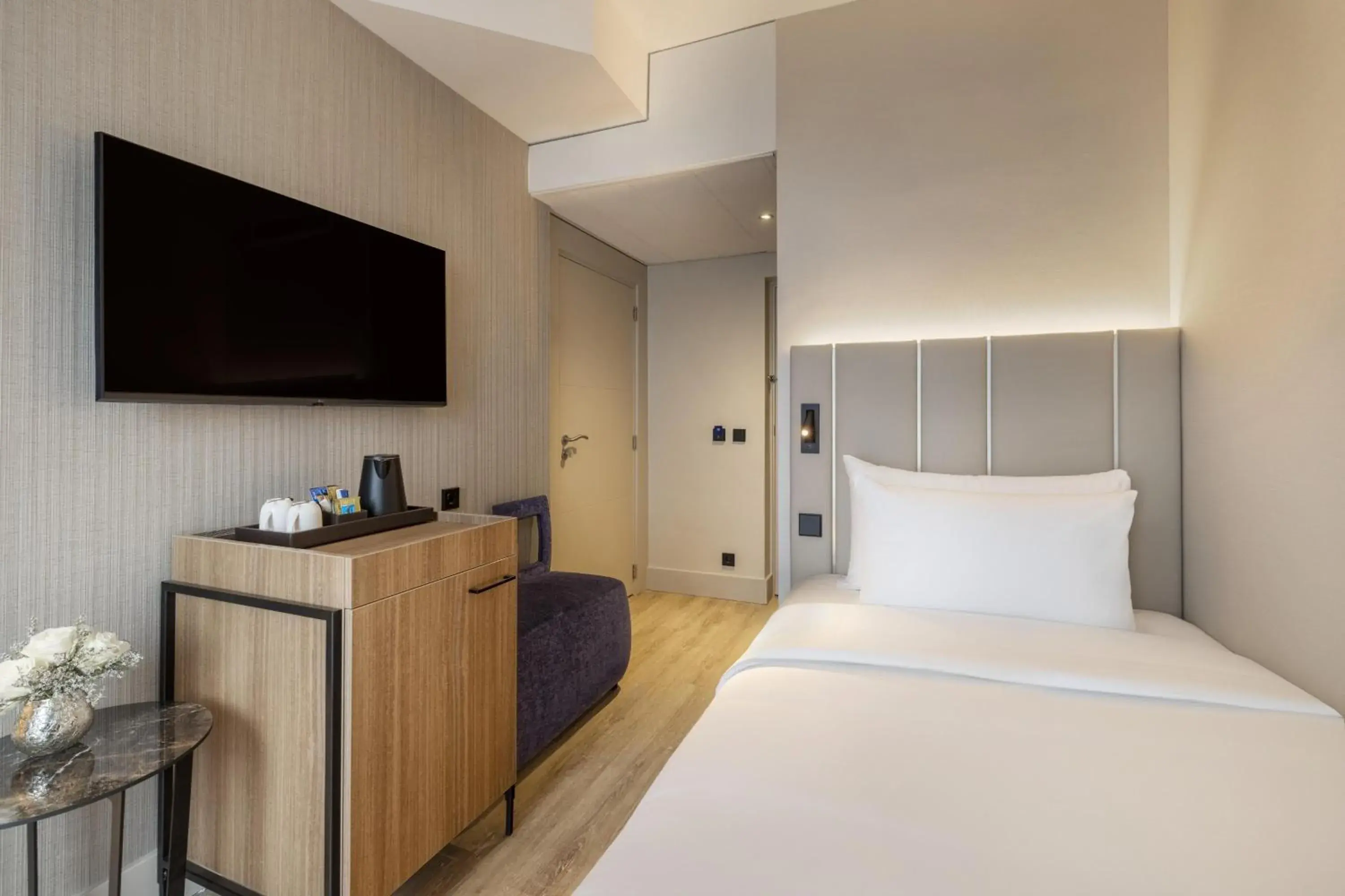 Standard Single Room in NH Amsterdam Leidseplein Standard Single Room in NH Amsterdam Leidseplein