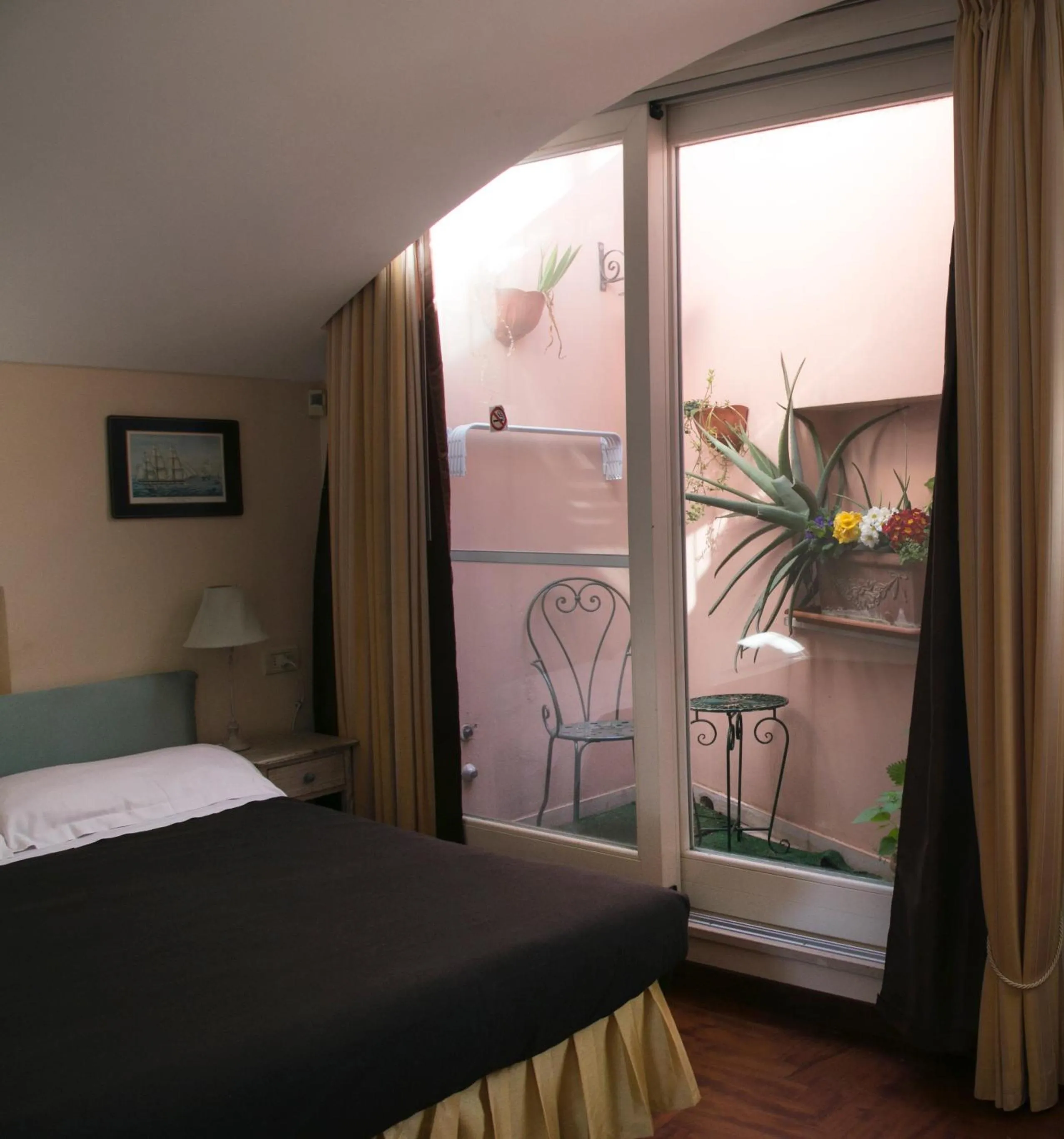 Photo of the whole room, Bed in La Dolce Vista - B&B di Charme