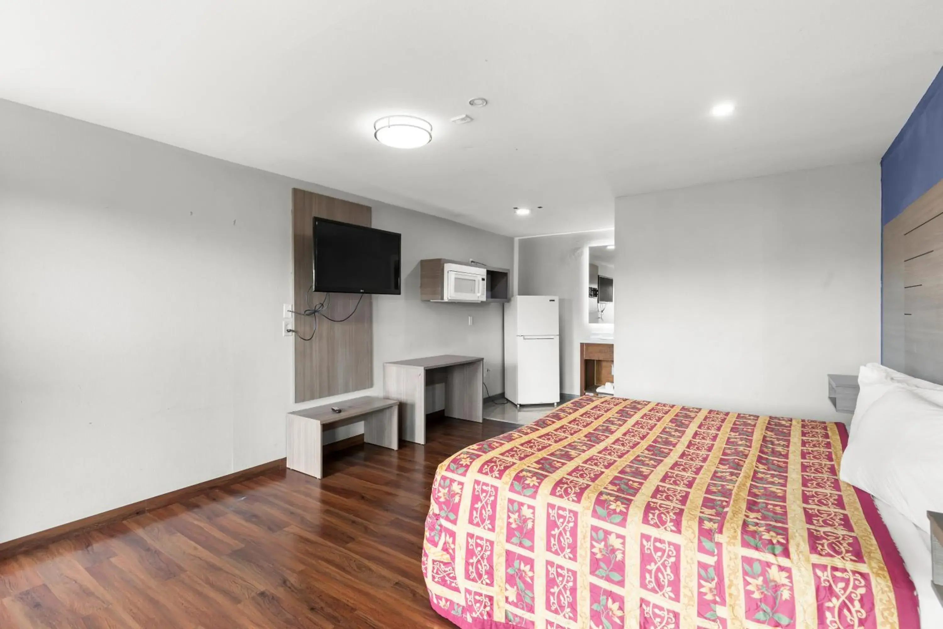 Bedroom, Bed in Travel Inn & Suites Bedroom, Bed in Travel Inn & Suites