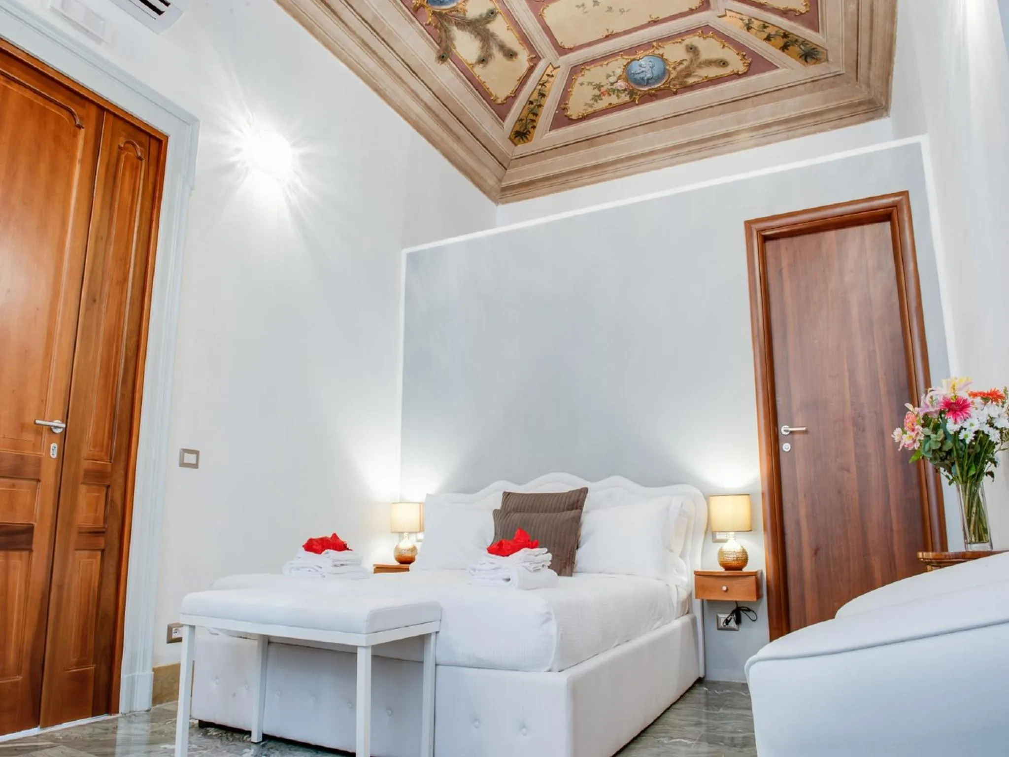 Bed in Lh Royal Suites Terrace