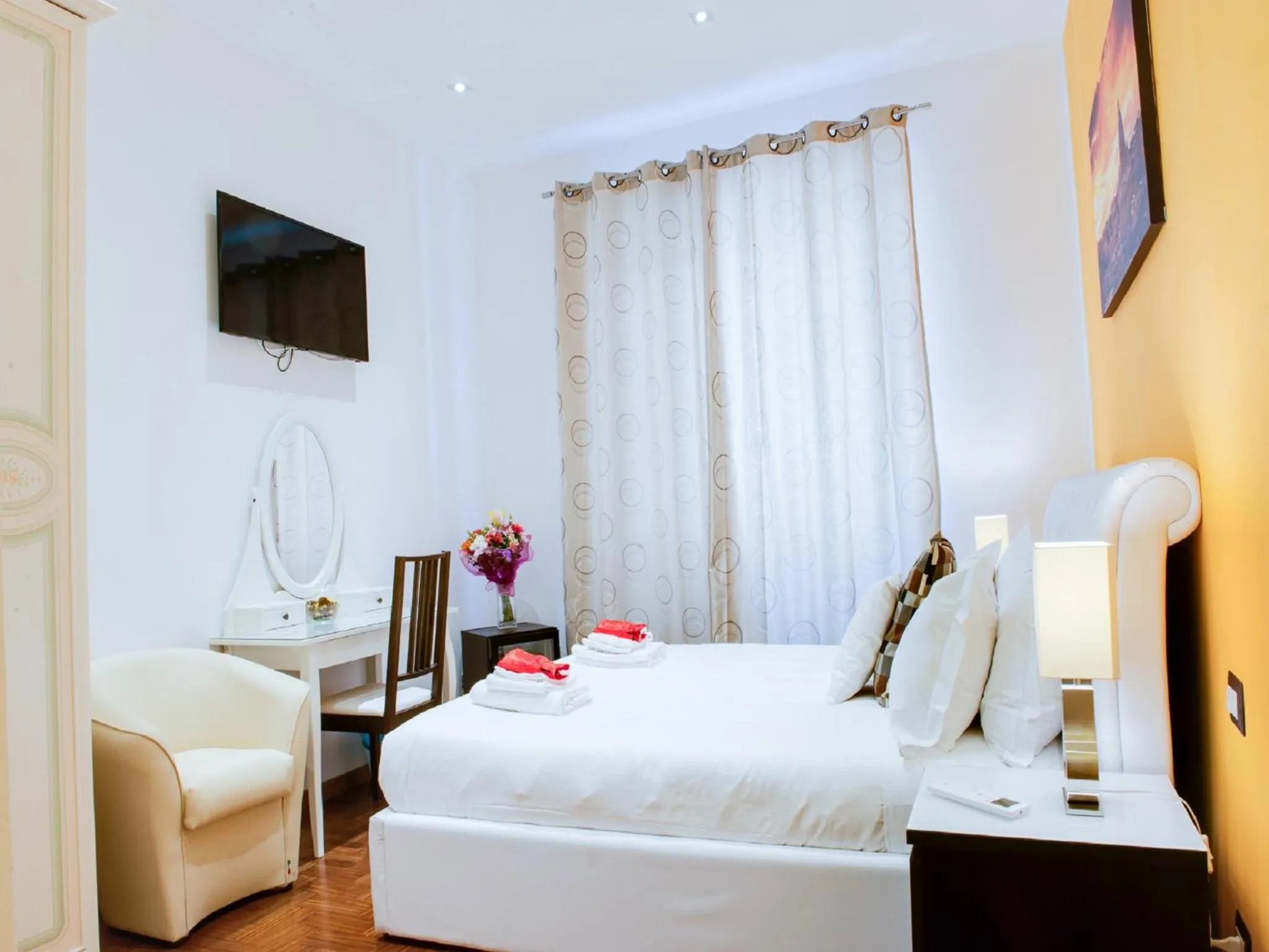 Bed in Lh Royal Suites Terrace