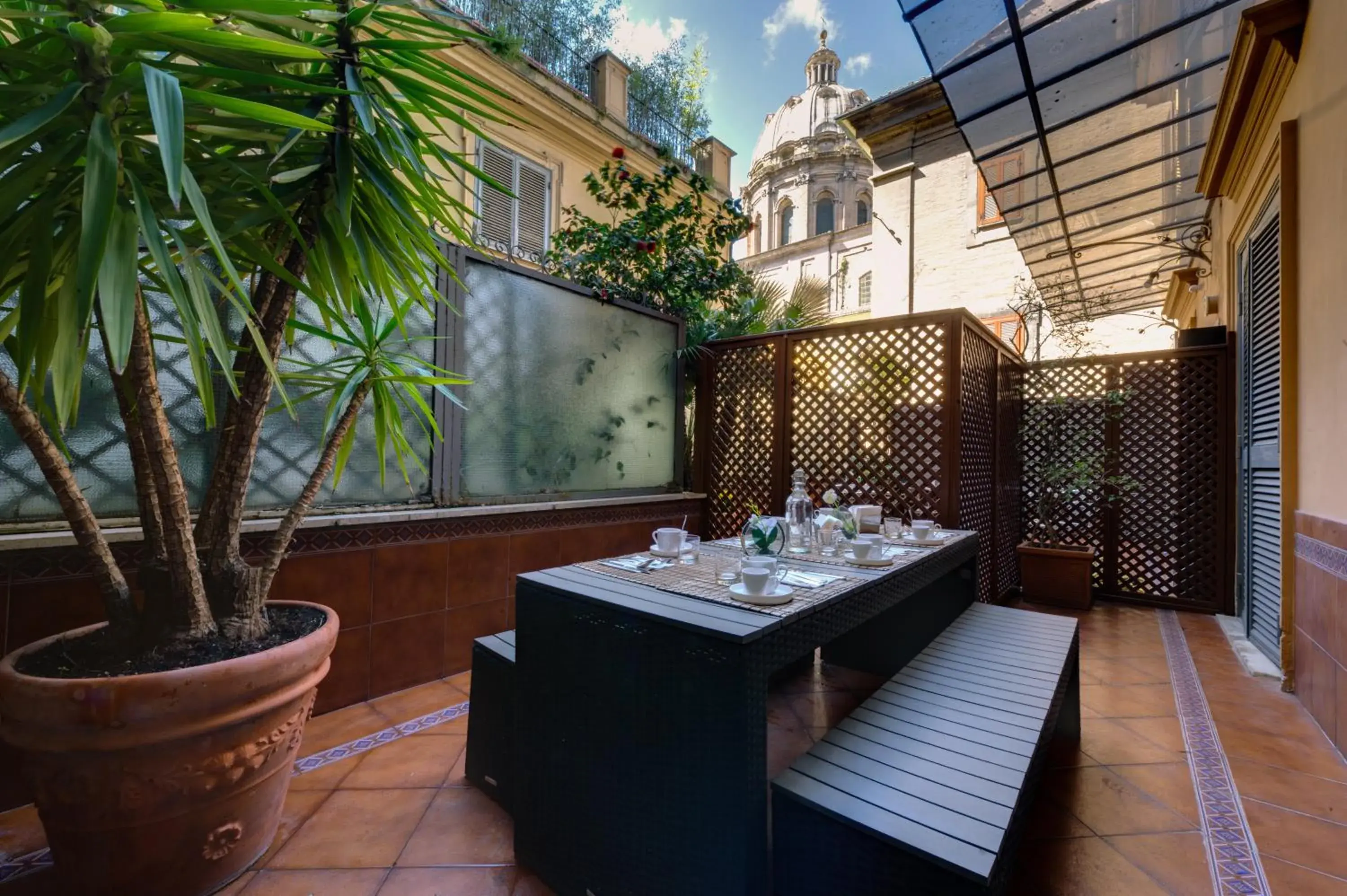 One-Bedroom Apartment with Terrace in Lh Royal Suites Terrace One-Bedroom Apartment with Terrace in Lh Royal Suites Terrace